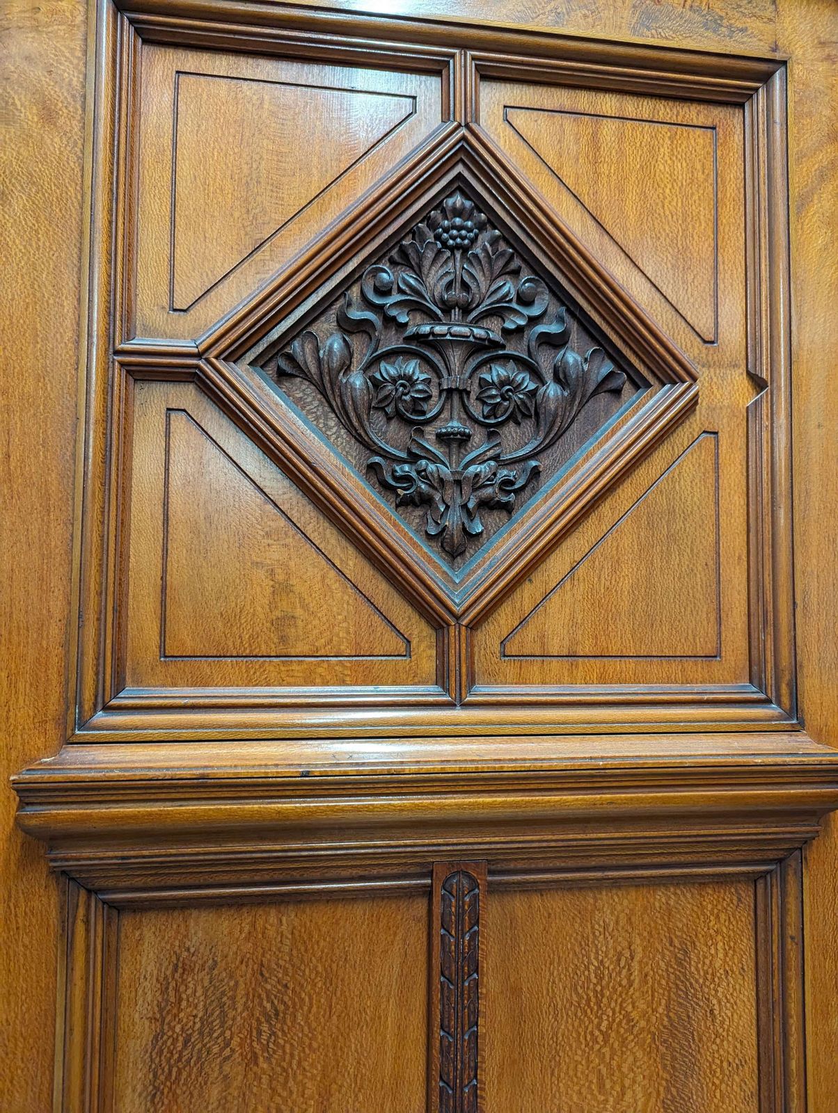 Furniture Impressive Ornate Victorian Wardrobe photo