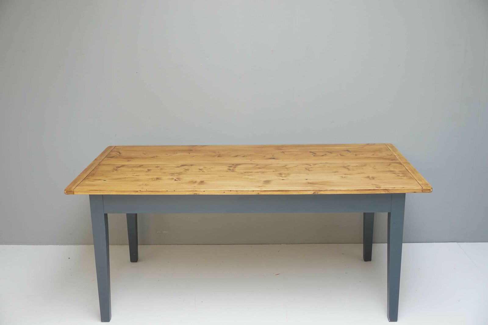 French Style Table photo Furniture