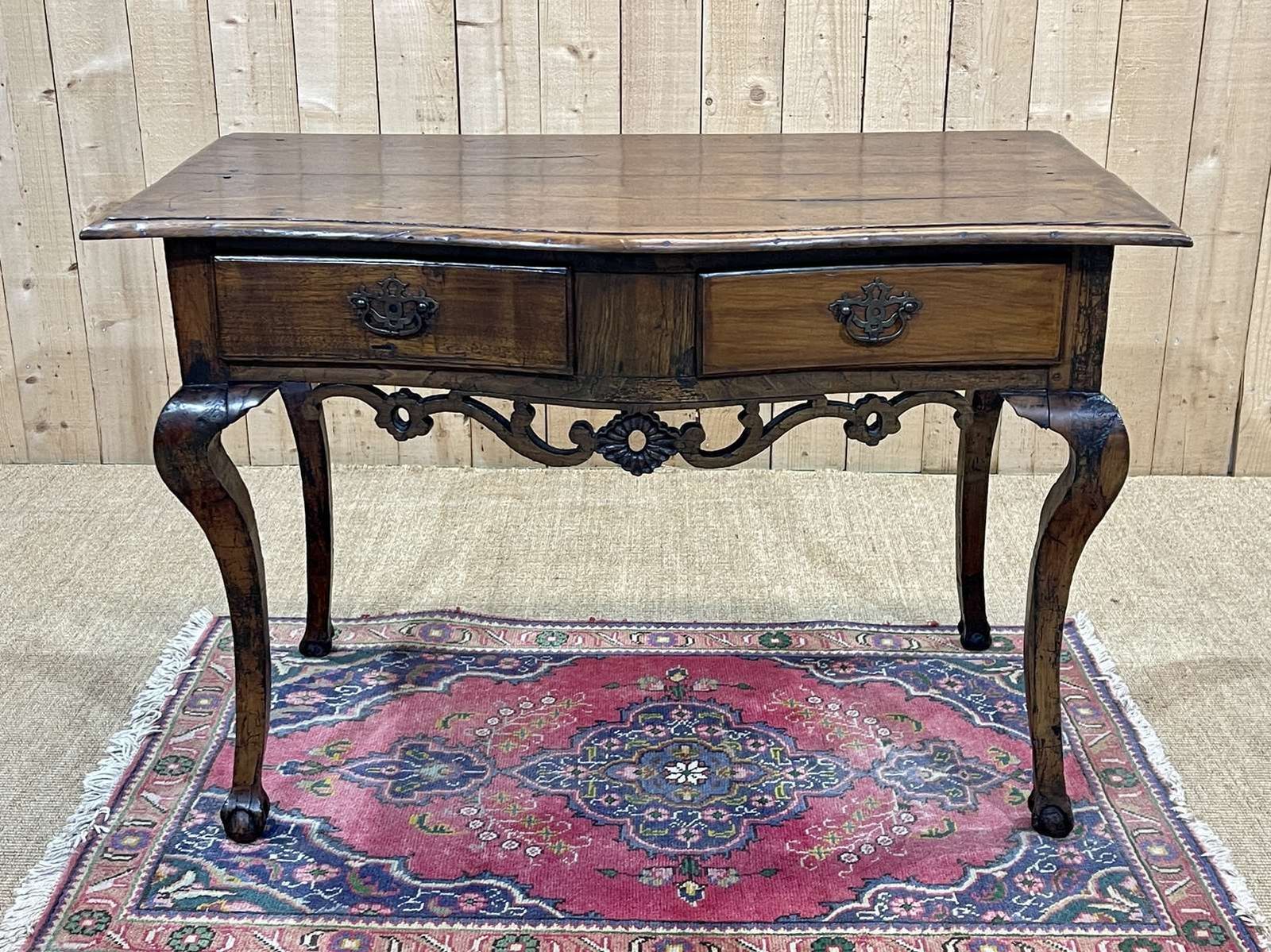 photo furniture Rustic English Console From The 18th Century In Chestnut And Cherry