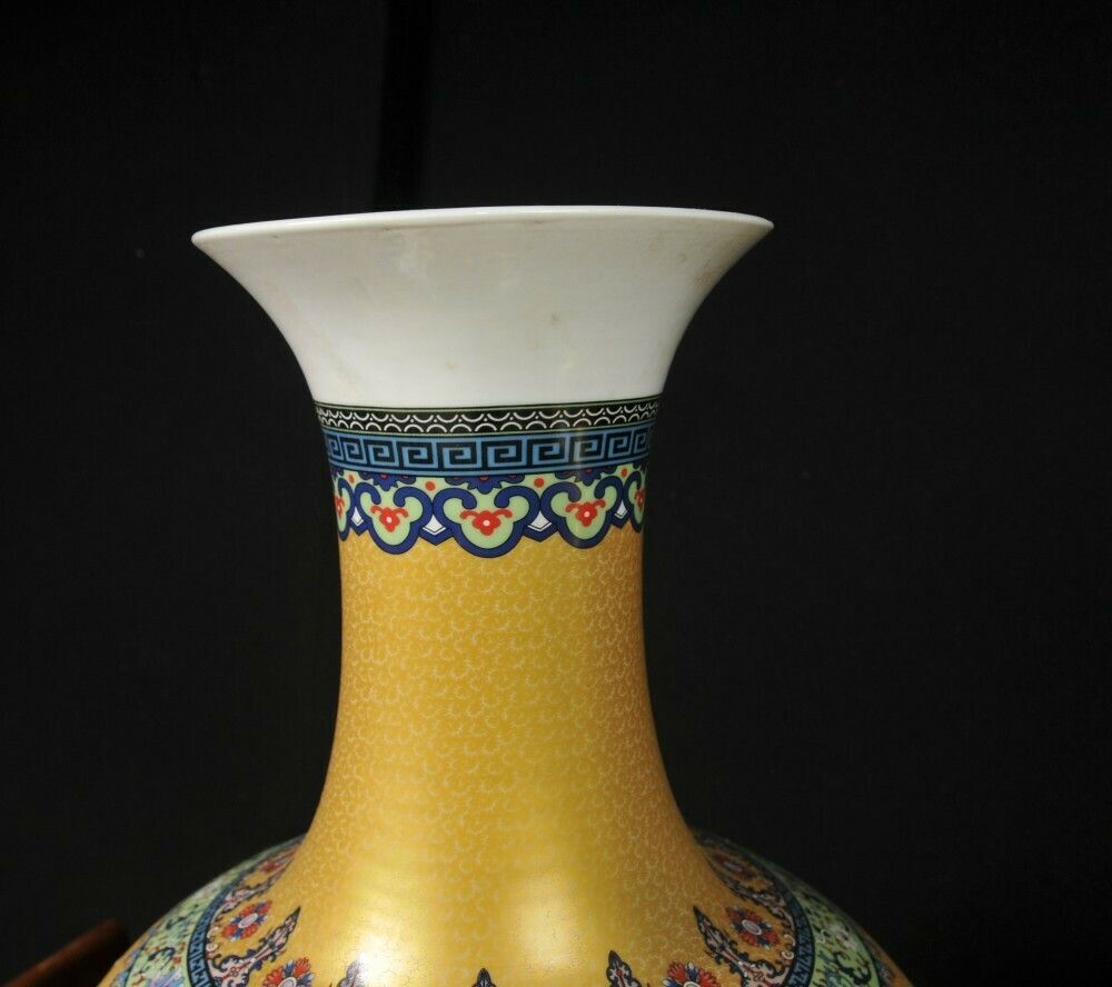 Chinese Porcelain Vases   Kangzi China Urns Shangping Form photo vinterior