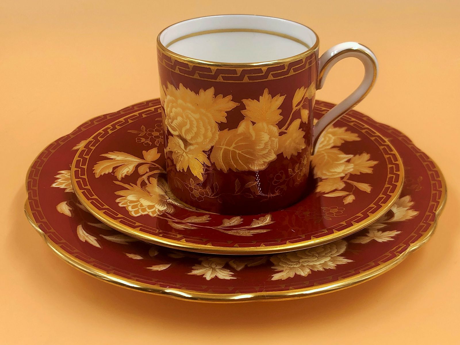 3 Piece Wedgwood China Ruby Tonquin Demitasse, Saucer & Side Plate Trio. W2488. photo 95.0
