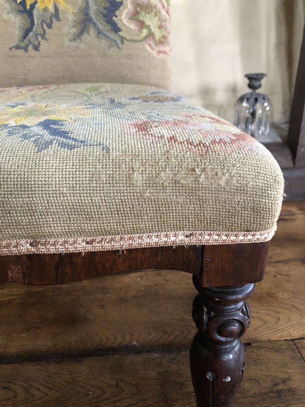 photo furniture Rare Gothic Orginal Pointed Arch Antique Rosewood Needlework Tapestry Floral Chair
