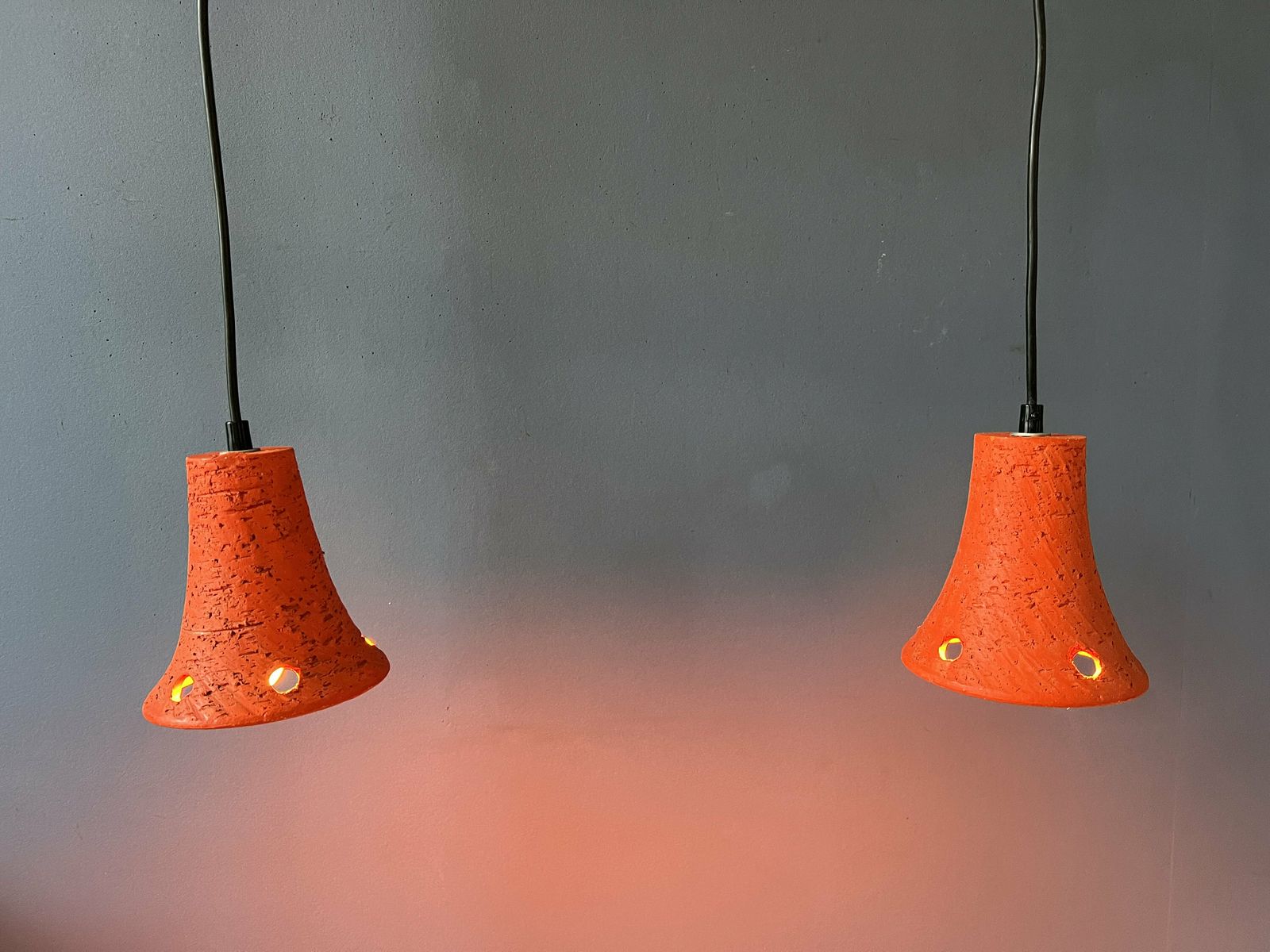 2 Oranje Retro Keramieken Hanglampen photo for sale