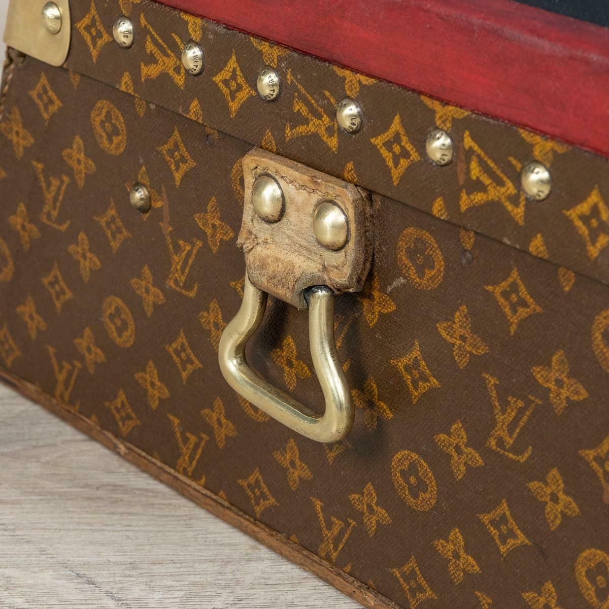 Rare 20th Century Louis Vuitton Car Trunk In Monogram Canvas, France C.1910 photo Furniture