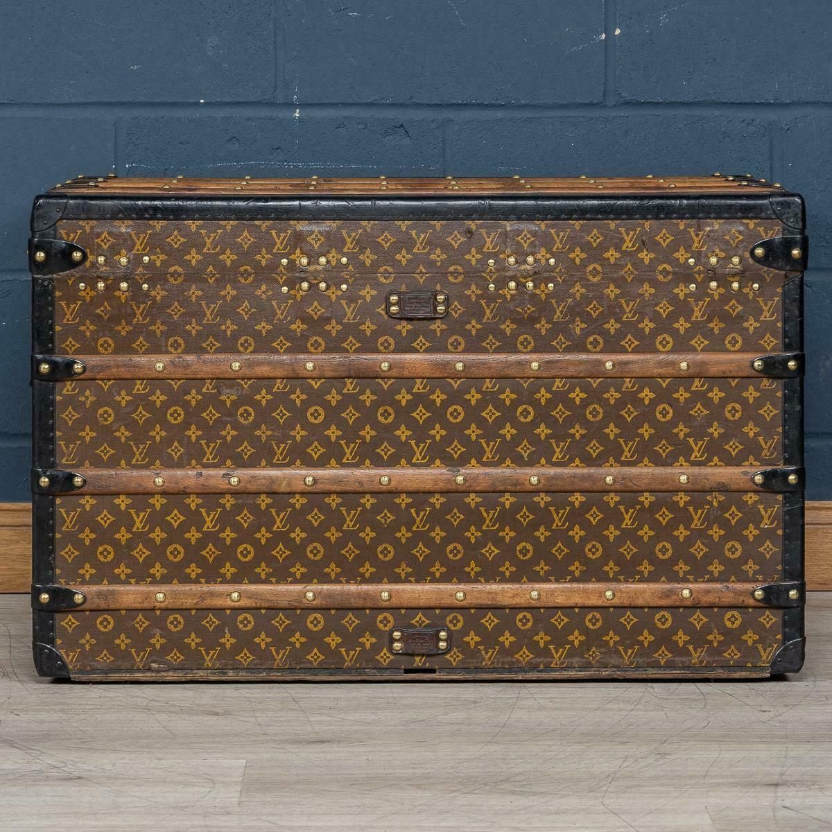 20th Century Louis Vuitton Courier Trunk In Monogram Canvas, France C.1910 photo Furniture