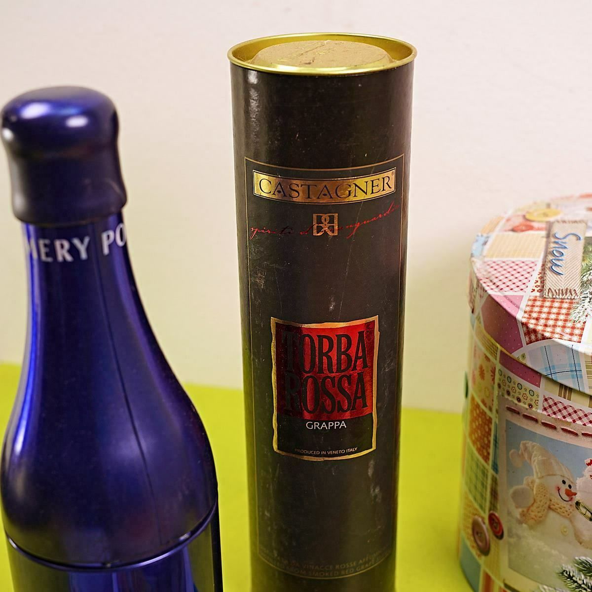 photo furniture Lot Of 8 Vintage Tin Boxes