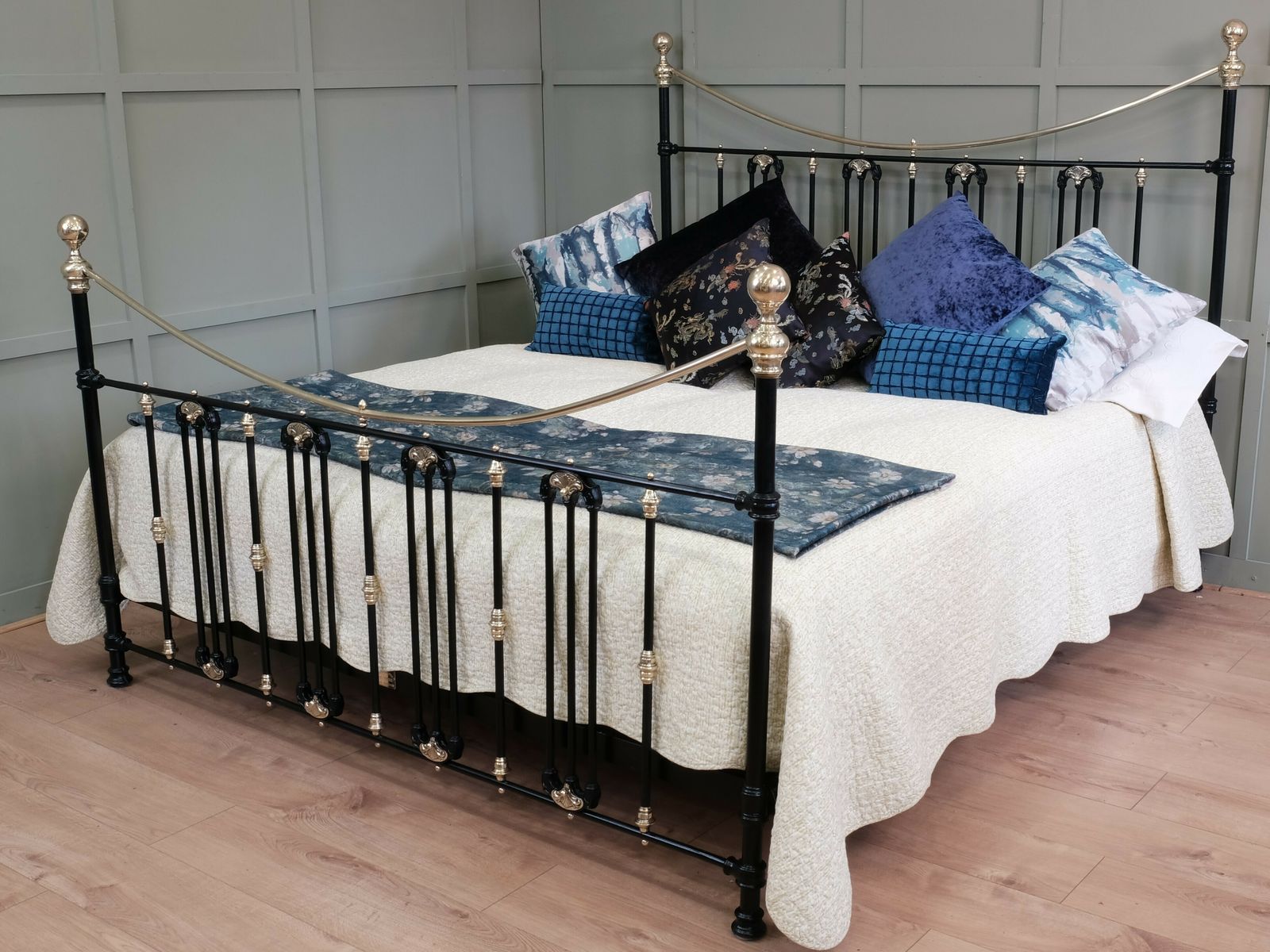 Antique French Superking (6'/180cm) Brass And Iron Bed