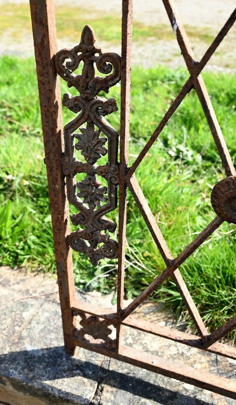 photo vinterior Wrought Iron And Cast Iron Window Railing – 2nd Part 18th Century