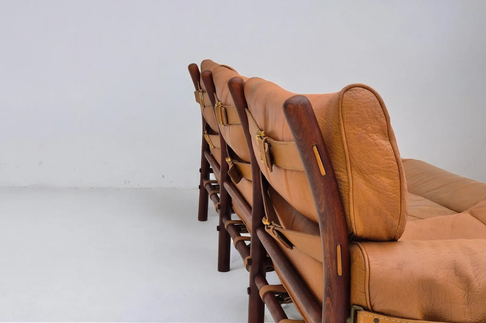1960s, Scandinavian Design By Arne Norell, Sofa, Leather, Beech Wood, Model "Kontiki", Original Condition. photo vintage