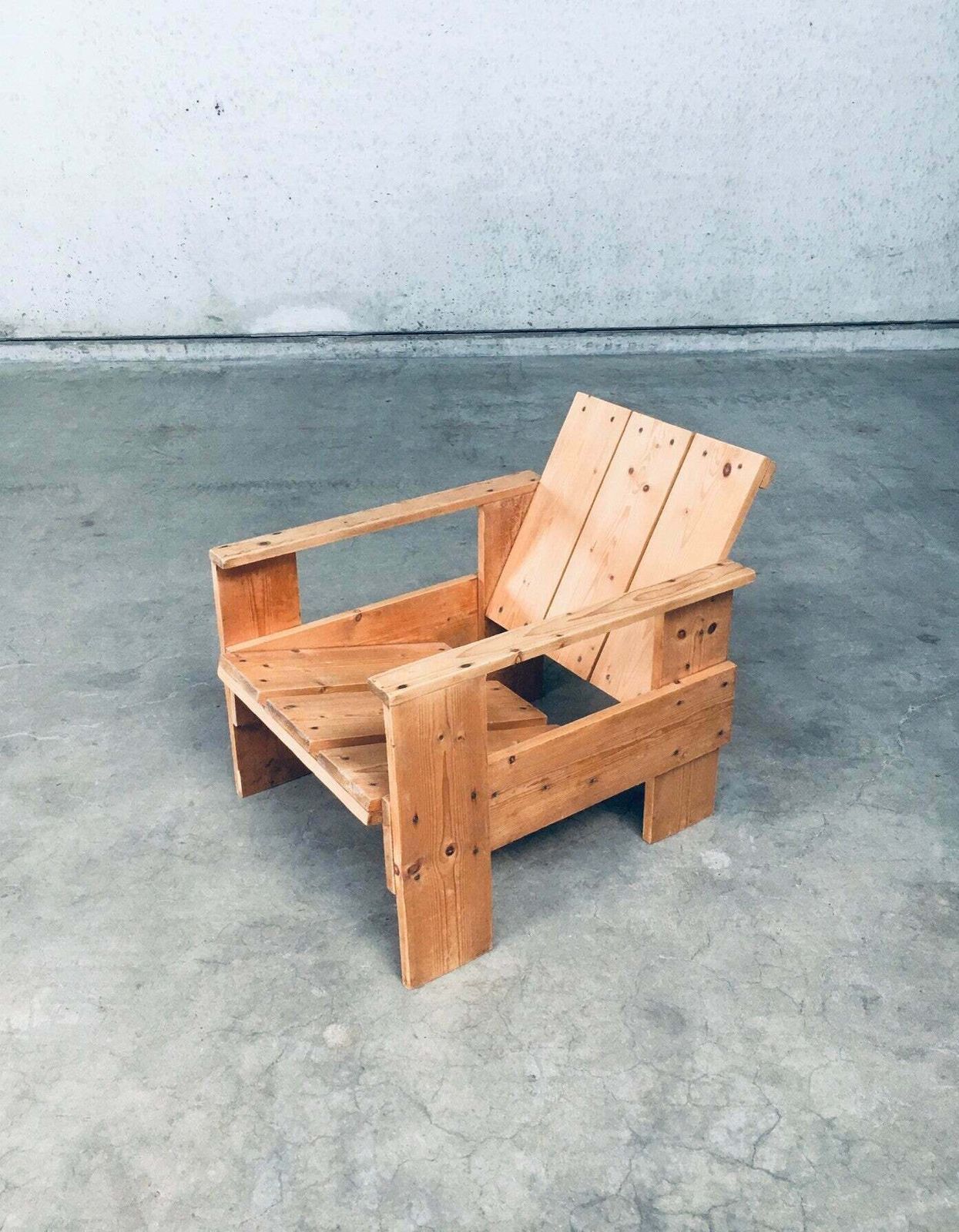 De Stijl Movement Dutch Design Pine Crate Chair By Gerrit Rietveld photo for sale