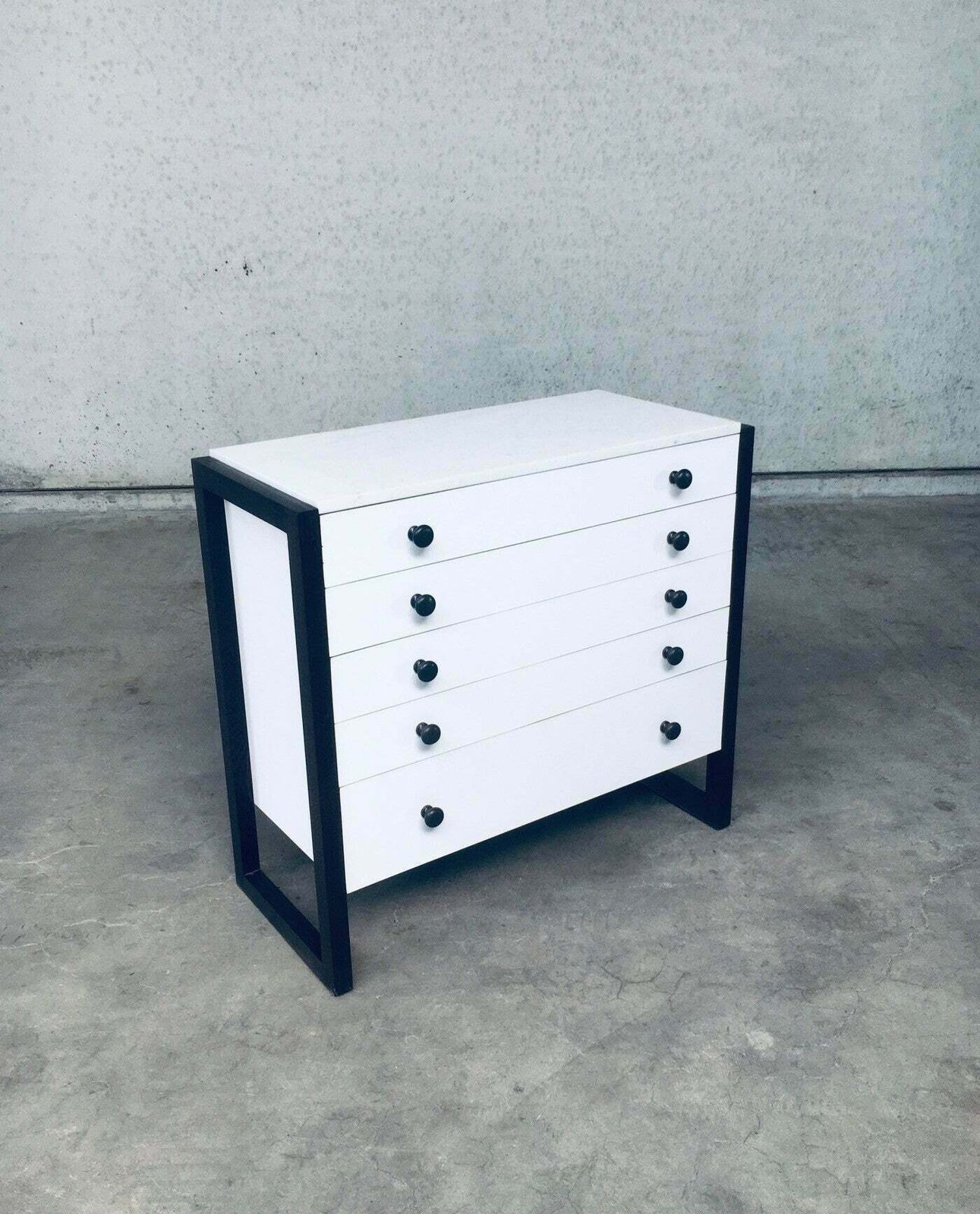 Mid Century Modern Ladekast, België, Ca. Jaren 1960 photo furniture