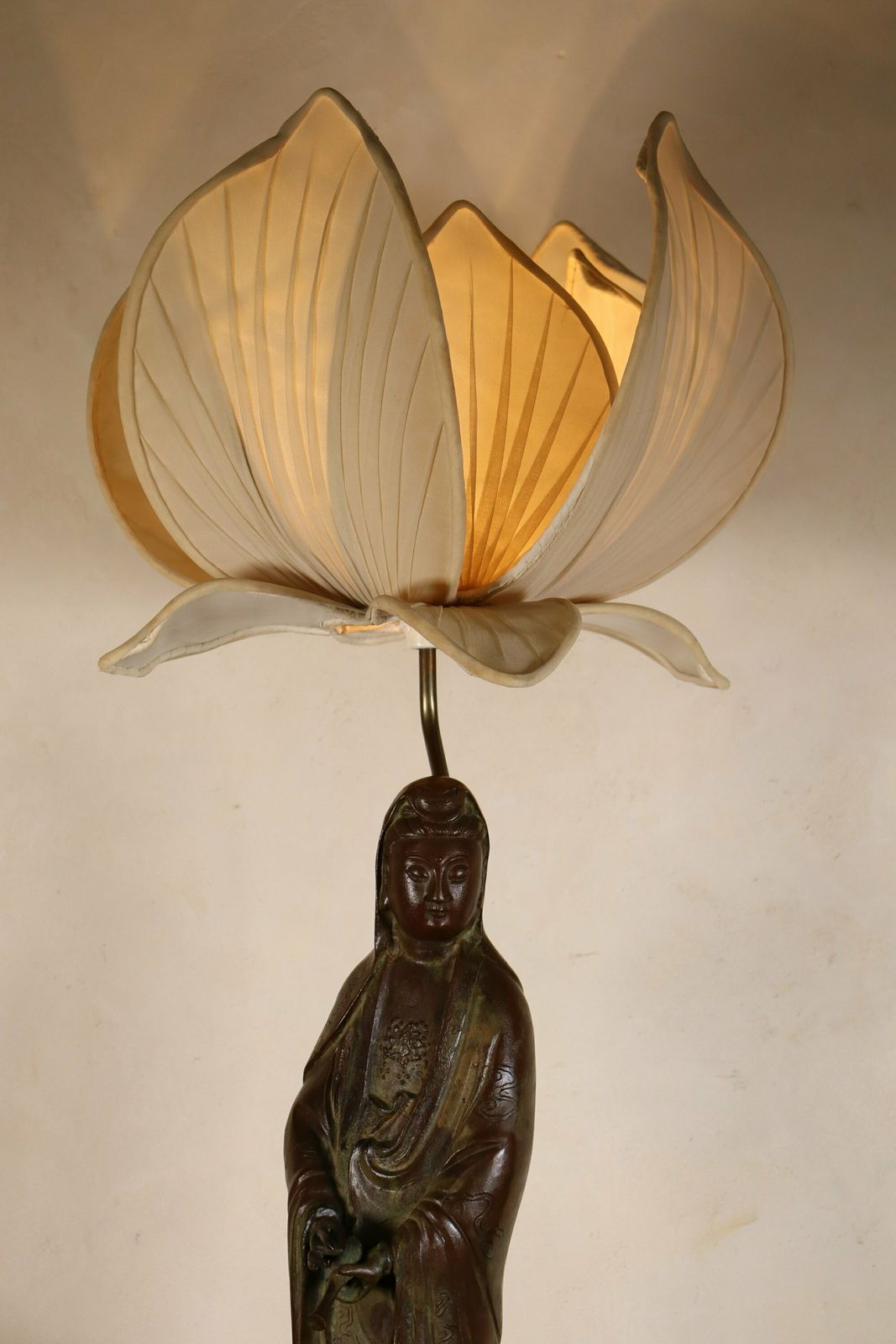 1970's Bronze Guanyin Chinese Asian Lamp Hollywood Regency With Lotus Flower Lampshade (St.169) photo buy