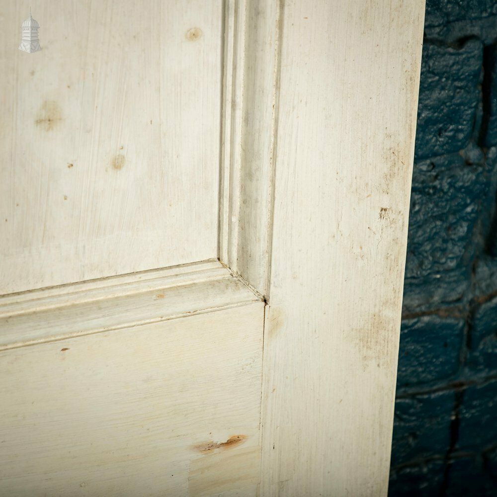photo vintage Pine Paneled Door, 6 Moulded Panel White Painted 20th C