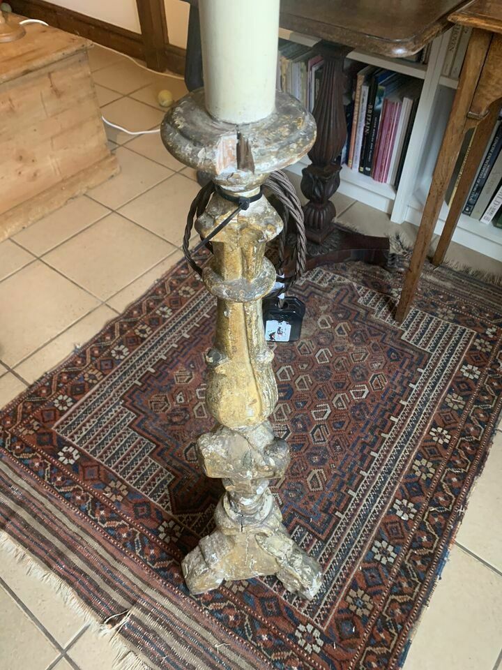A Large Antique Carved And Gilded Torchere. 18th Century. For Restoration. photo Lighting