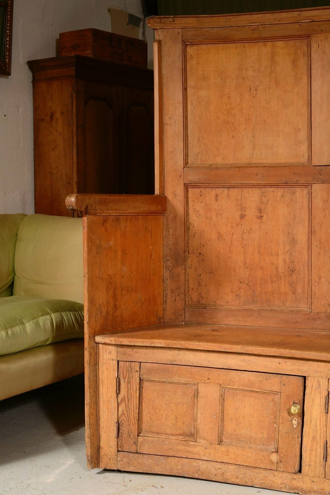 A Large Victorian Pine Bacon Tavern Settle   C.1860 photo Furniture