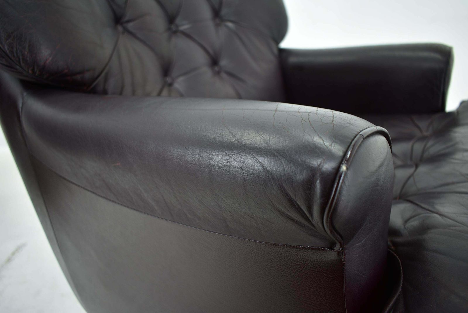 photo vintage Design , Scandinavian , Leather Armchairs By Peem, 1970s, Finland