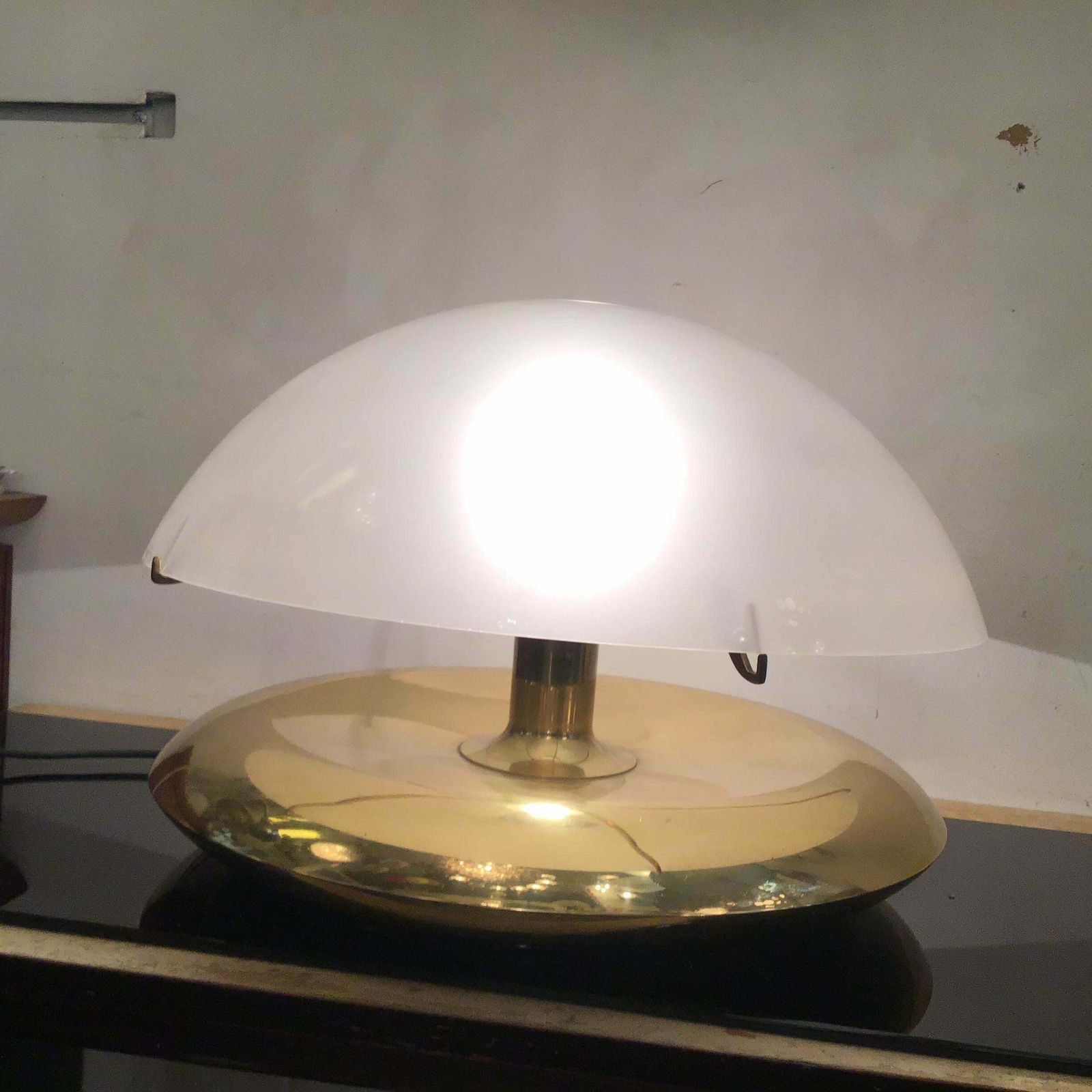 photo for sale Ludovico Diaz De Santilana “ Medusa” Table Lamp Brass Glass 1960 Italy