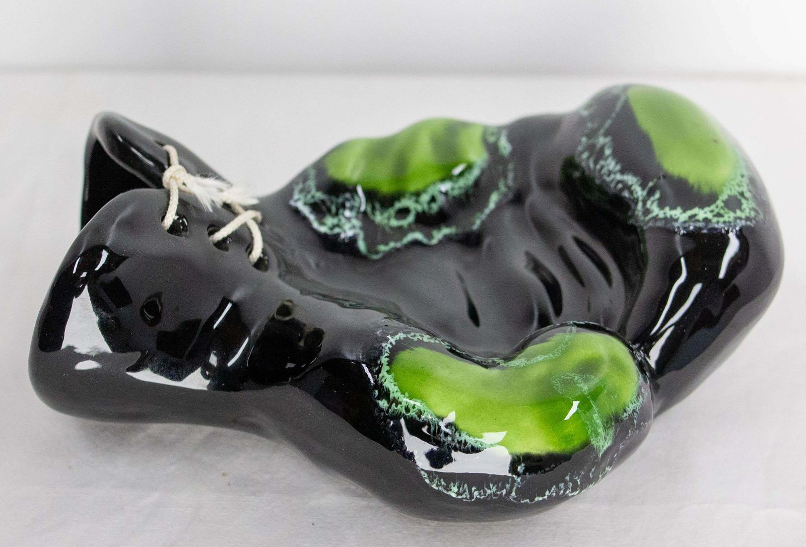 Ceramic Center Piece Empty Pocket Boxing Glove Shape Vallauris St, French C 1960 photo 429.0