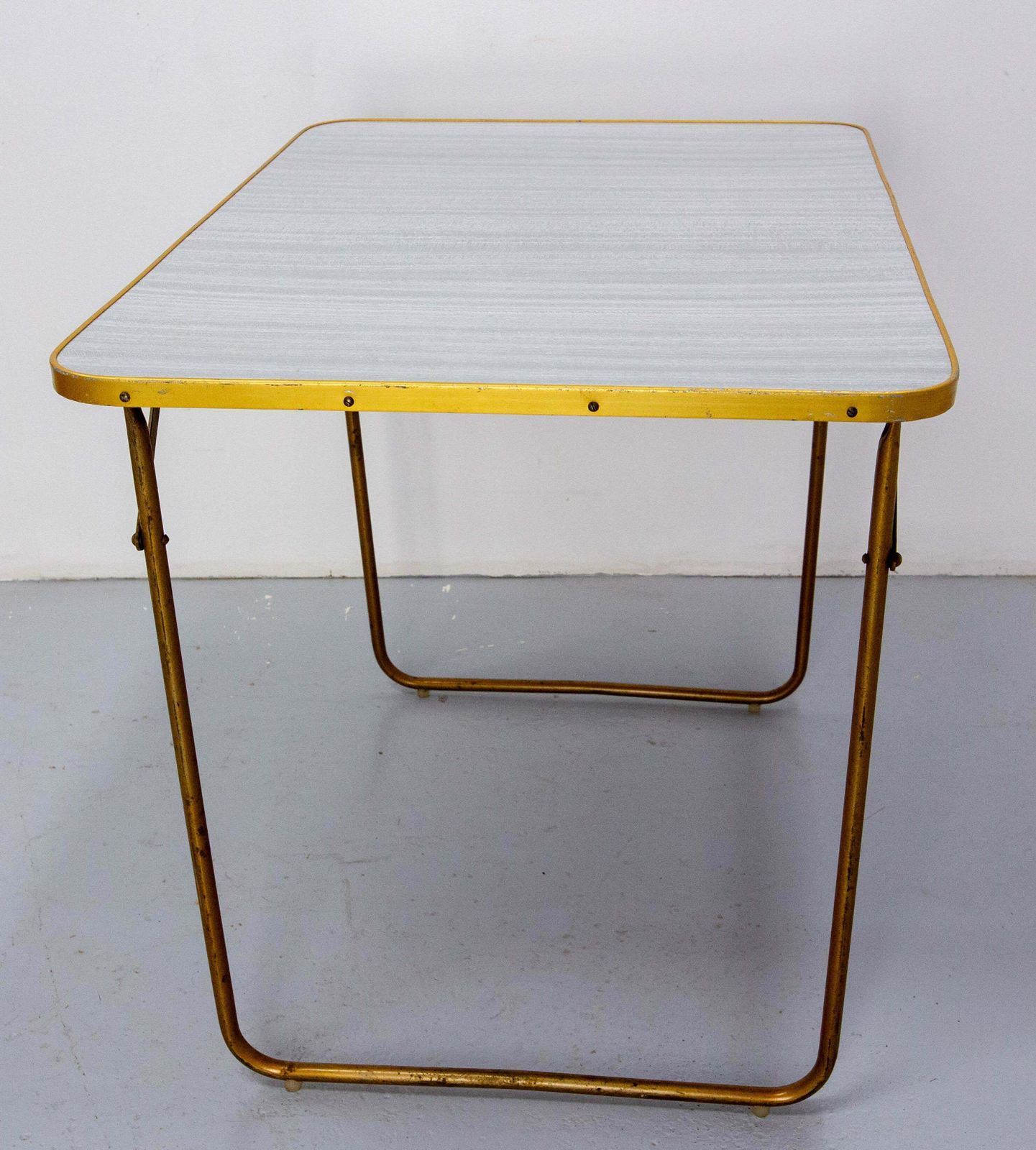 photo vinterior French Set Folding Camping Four Chairs And Table Patio Garden Mid Century