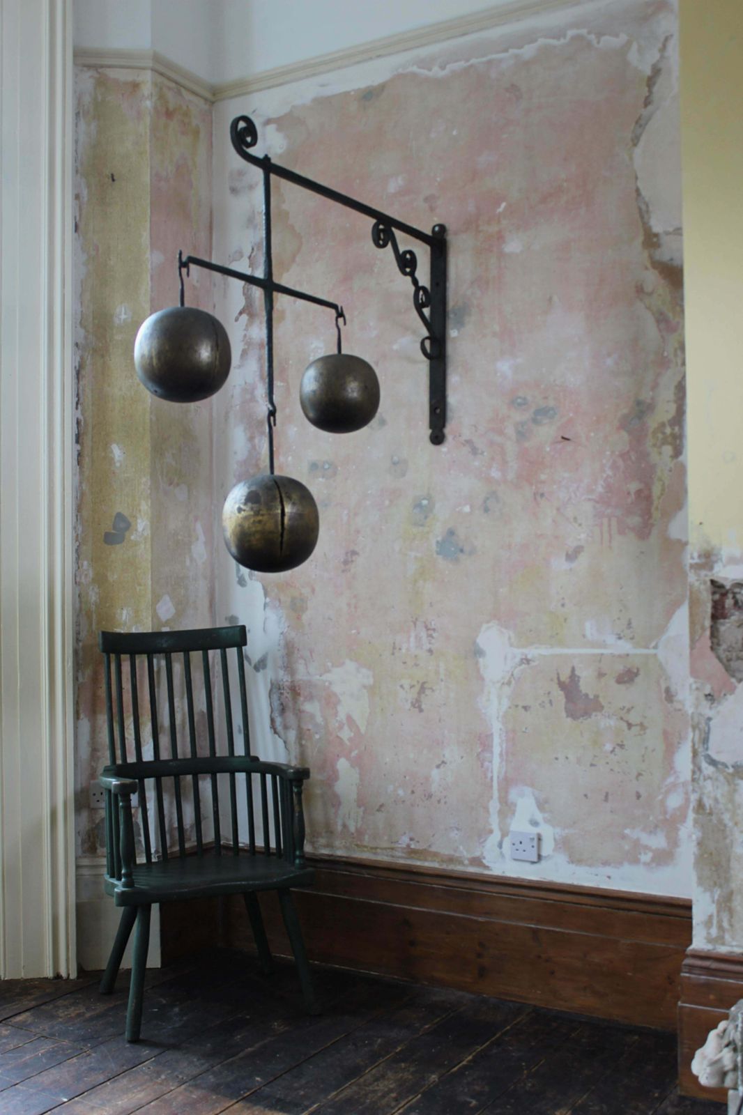 photo furniture Impressive Huge 19th Century Pawnbroker Folk Art Sign With Three Spheres Symbol