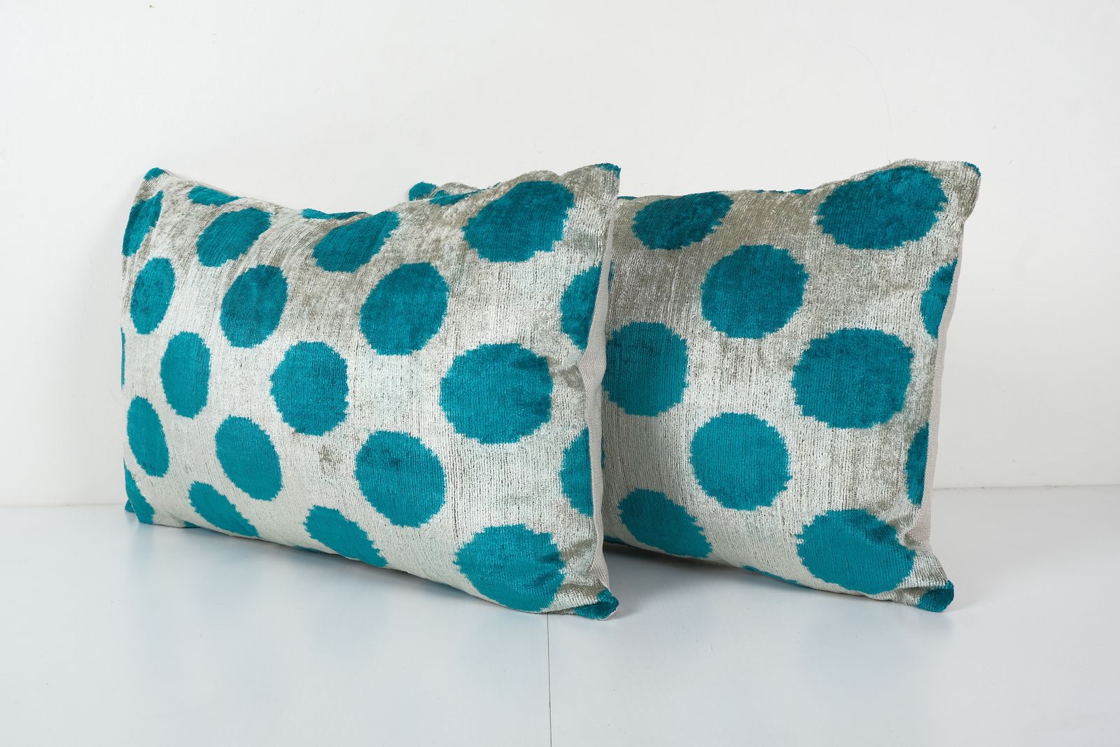 Turquois Ikat Velvet Pillow Cover, Set Turkish Polka Dot Cushion Cover, Pair Ethnic Silk Ikat Velvet Pillowcase 16'' X 24'' photo for sale