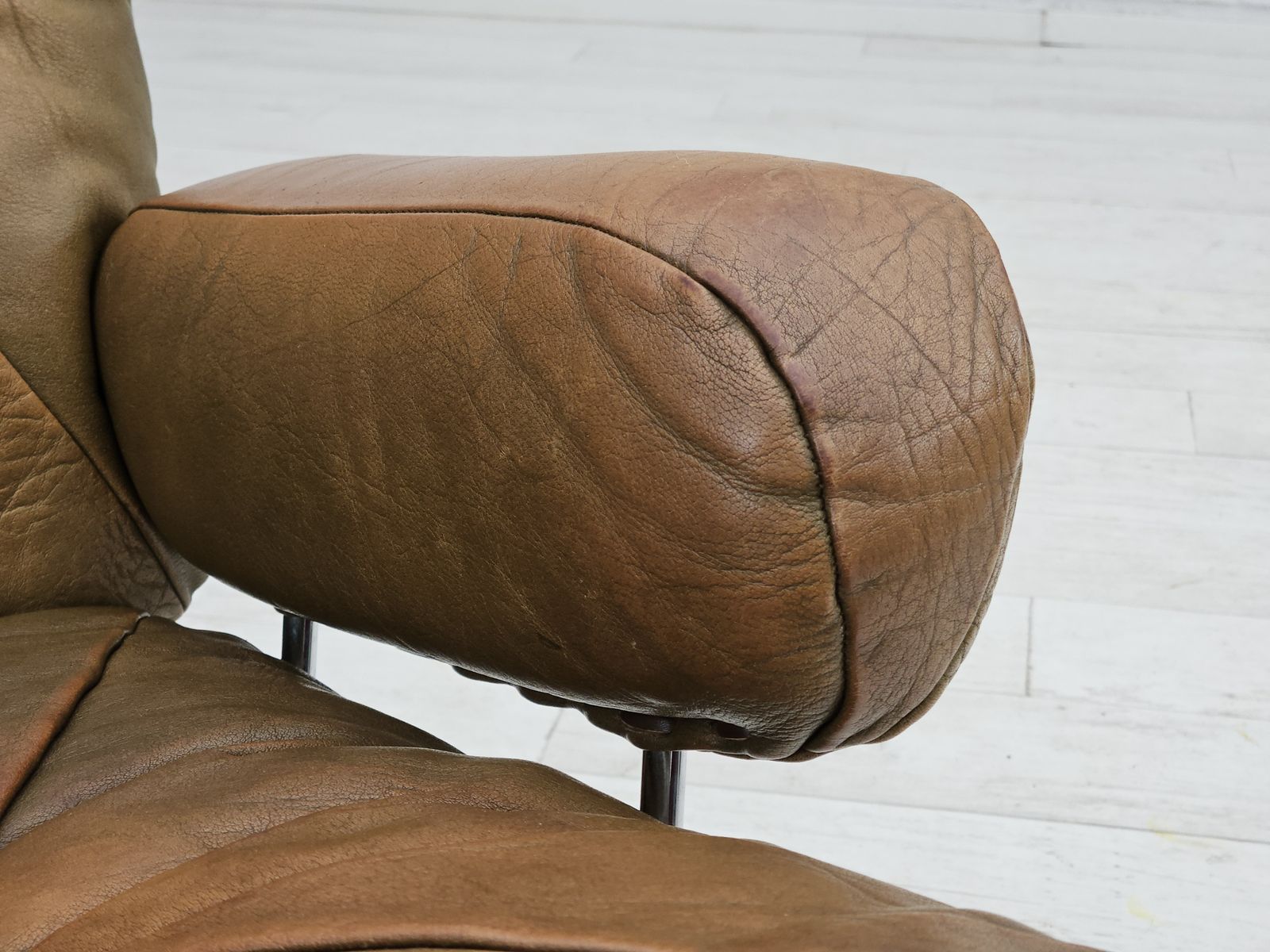 Meubels Ca. Jaren 1970, Noors Design Van Harald Relling. Leer, Verchroomd Staal, Teakhout, Canvas. photo