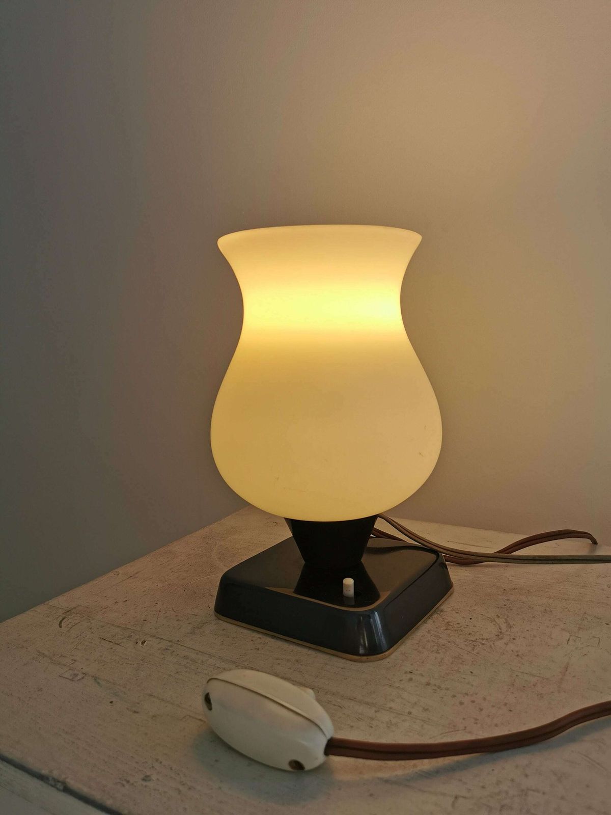 Mid Century Table Lamp Retro Bedside Glass Lamp From The 1960 Made In Yugoslavia White Opaline photo 110.0