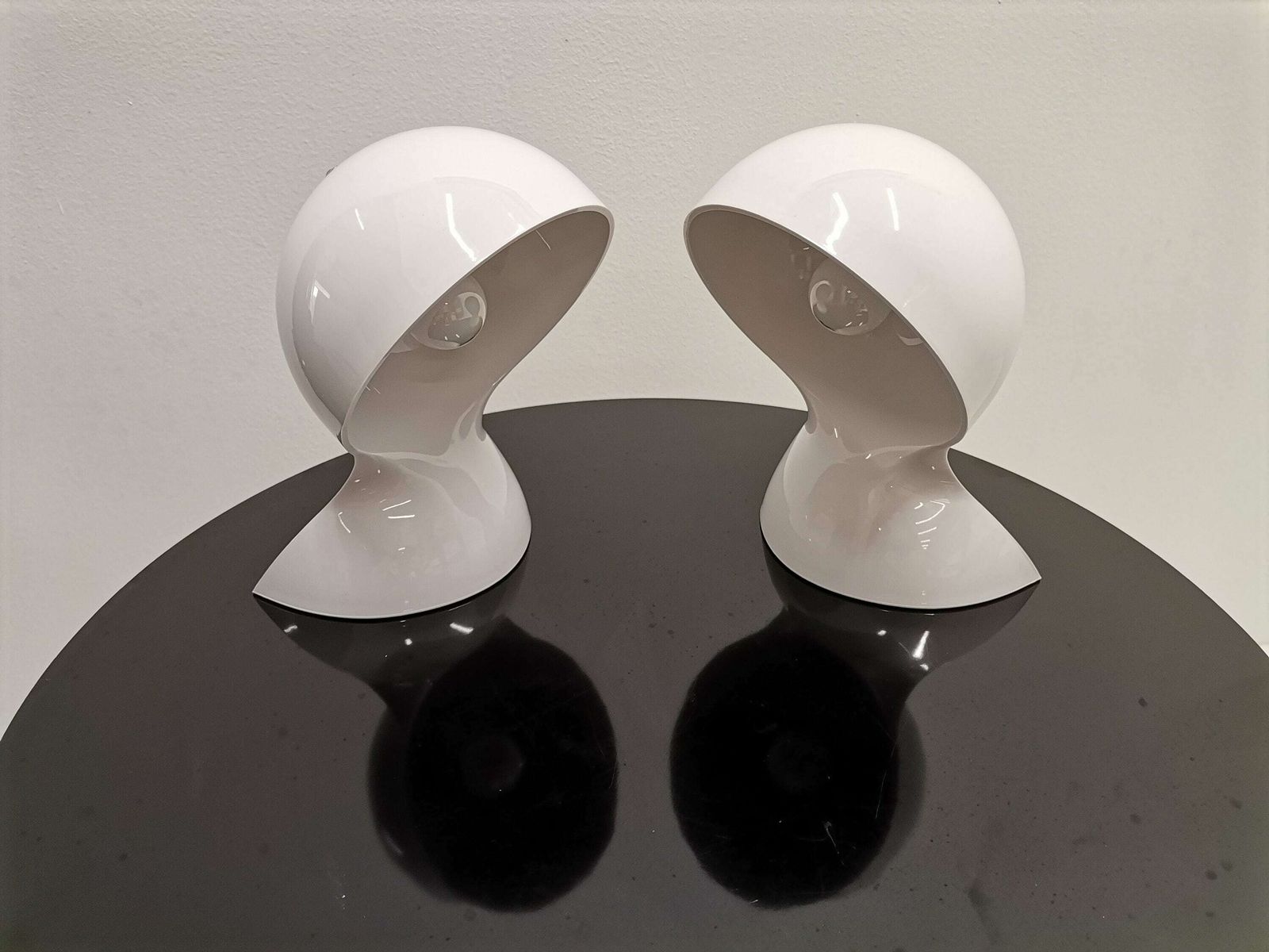 1 Of 2 Dalu Table Lamps By Vico Magistretti For Artemide / Mid Century Modern Light / 70s Italian Design photo Lighting