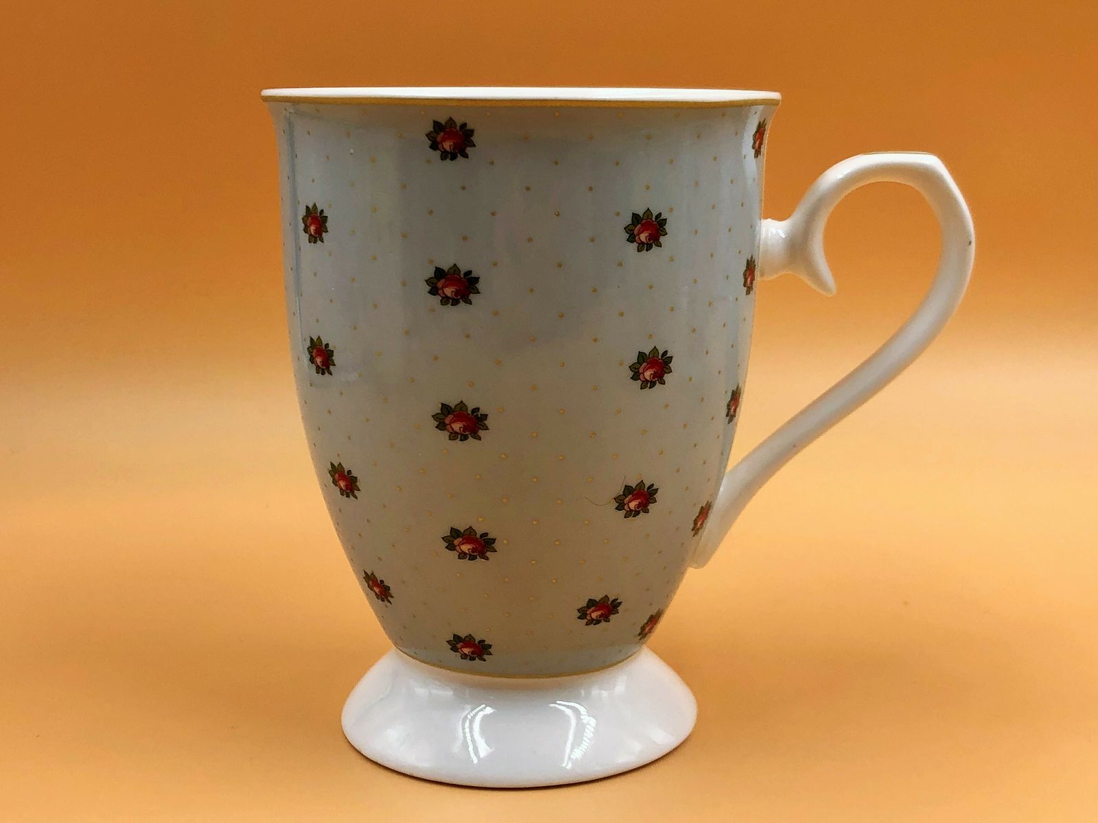 Aynsley China Polka Dot Roses Tea Set For 4. 1.5 Pint Capacity Teapot, 4 Mugs, Creamer & Sugar In Original Box. photo vinterior