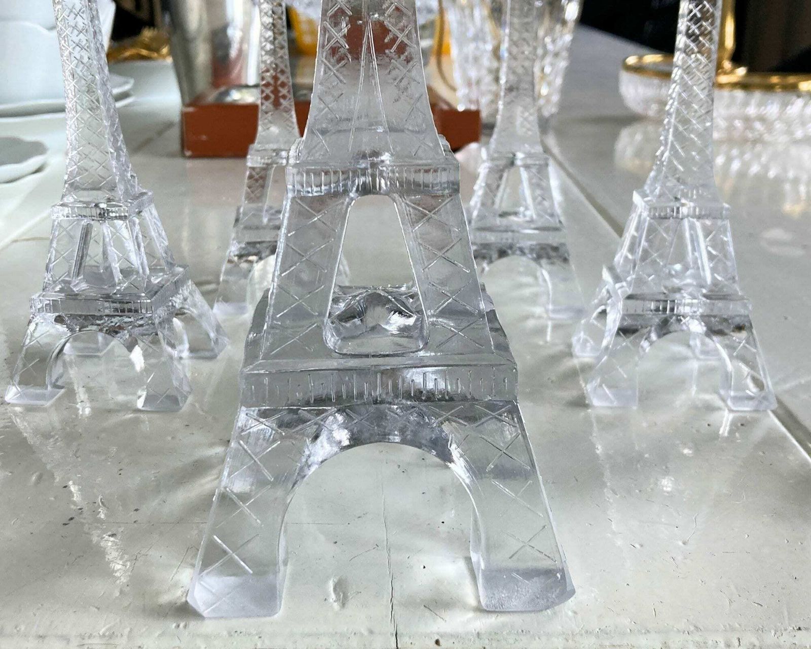 Eiffel Tower Wijnglazenset | Grote Kandelaar Inbegrepen | Totaal 7 Stuks | Glaskunst photo vintage