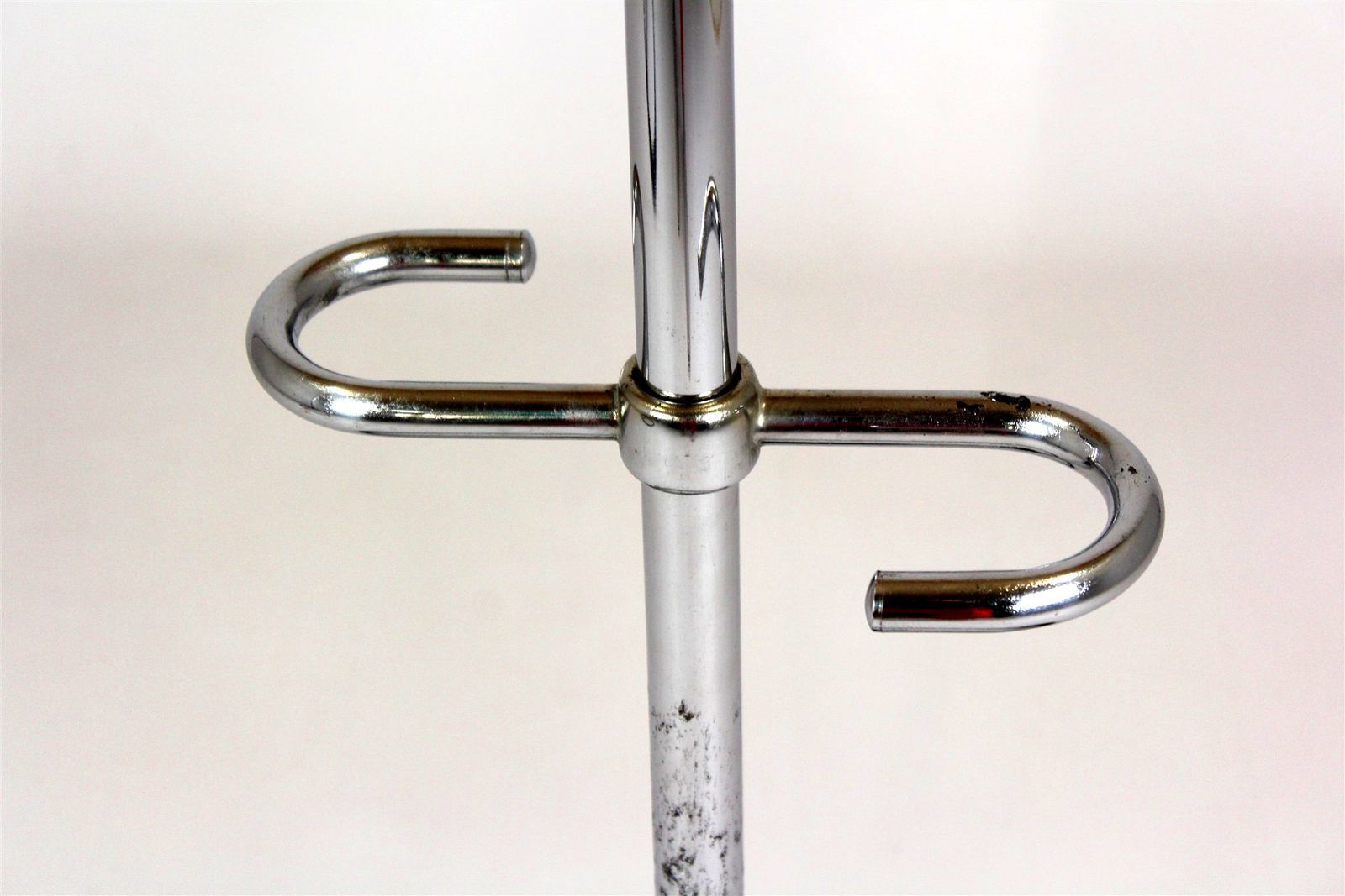 photo vintage Bauhaus Chrome Plated Coat Racks, 1930s, Set Of 3
