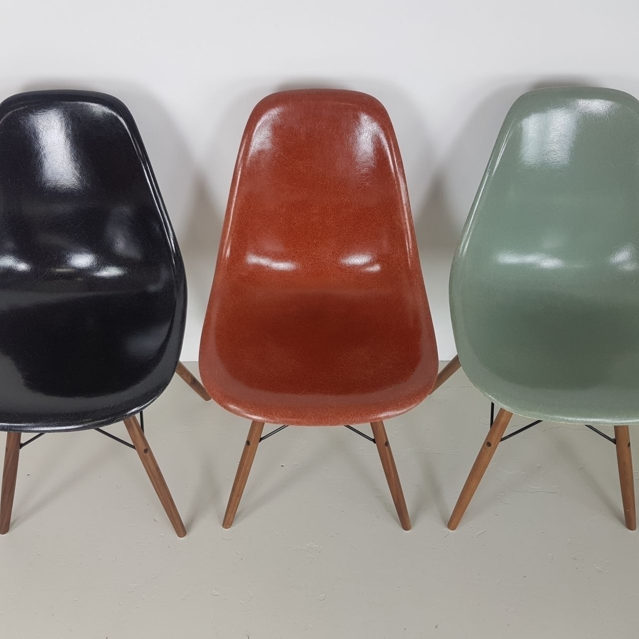 Eames Herman Miller Dsw Side Chairs In Black / Terracotta / Seafoam Green / Light Greige photo Furniture