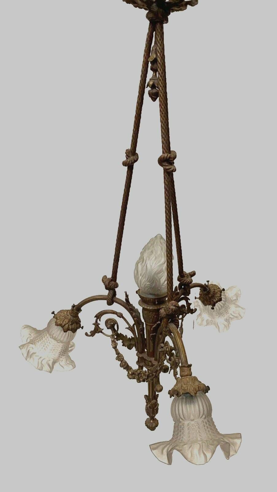 photo furniture Louis XVI Style Chandelier In Bronze And Frosted Glass 20th Century