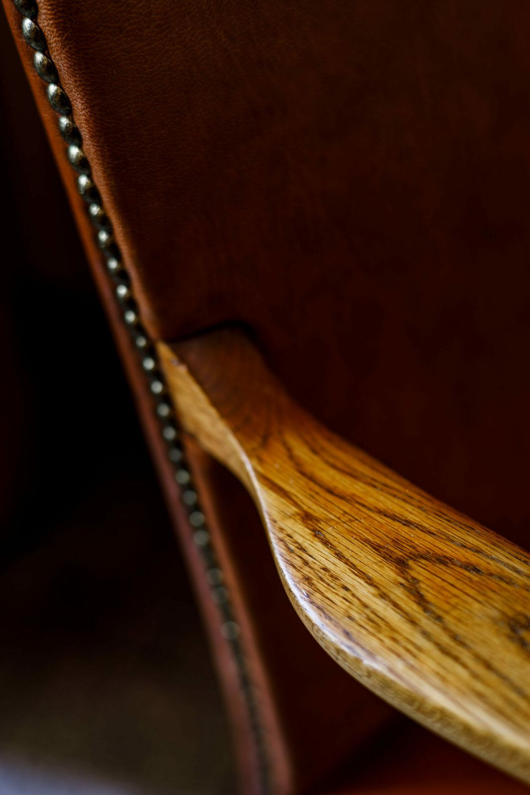 Hans J. Wegner  Niger Leather Upholstered Armchair photo vinterior