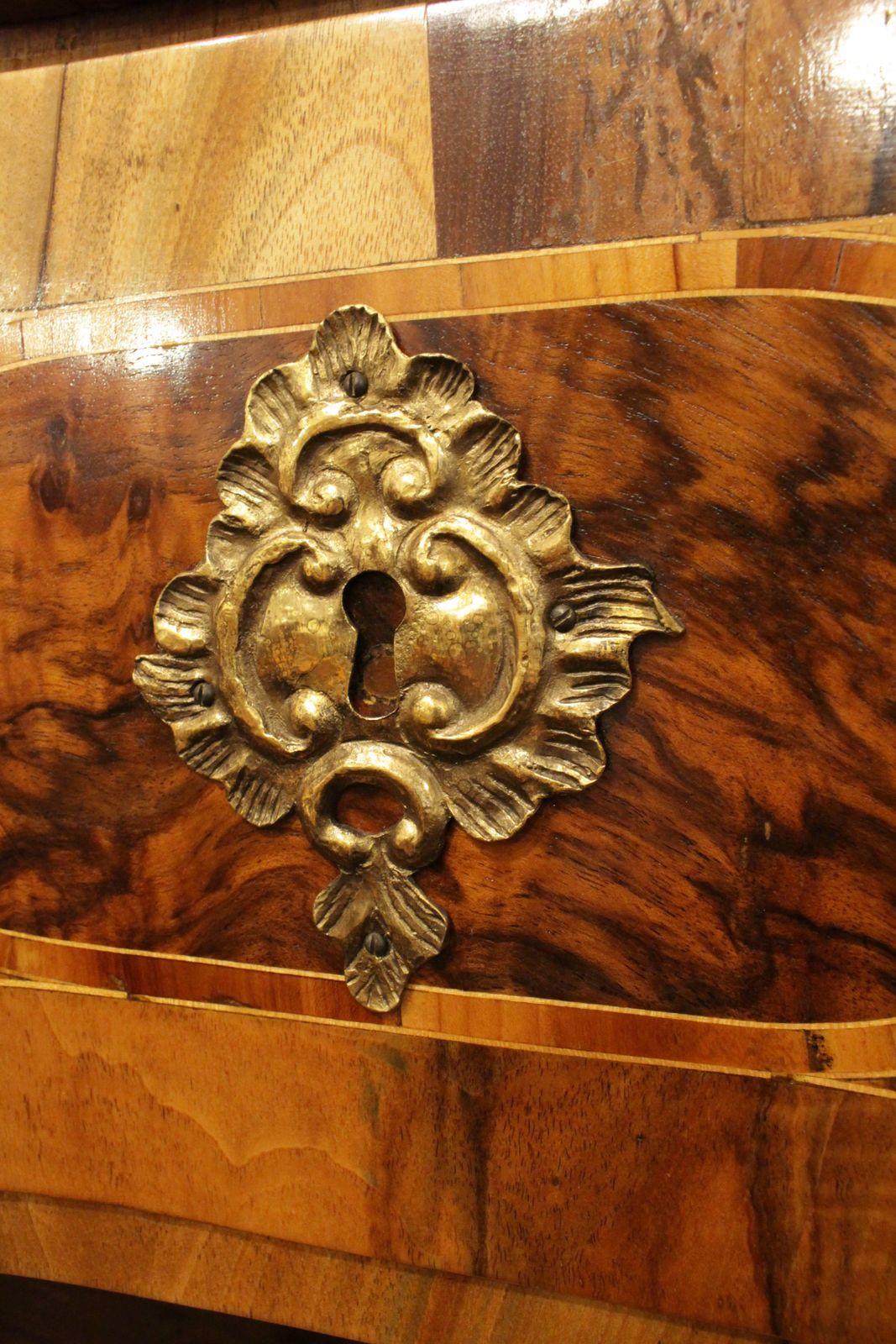 18th Century Big Baroque Walnut Chest Of Drawers photo 20375.0