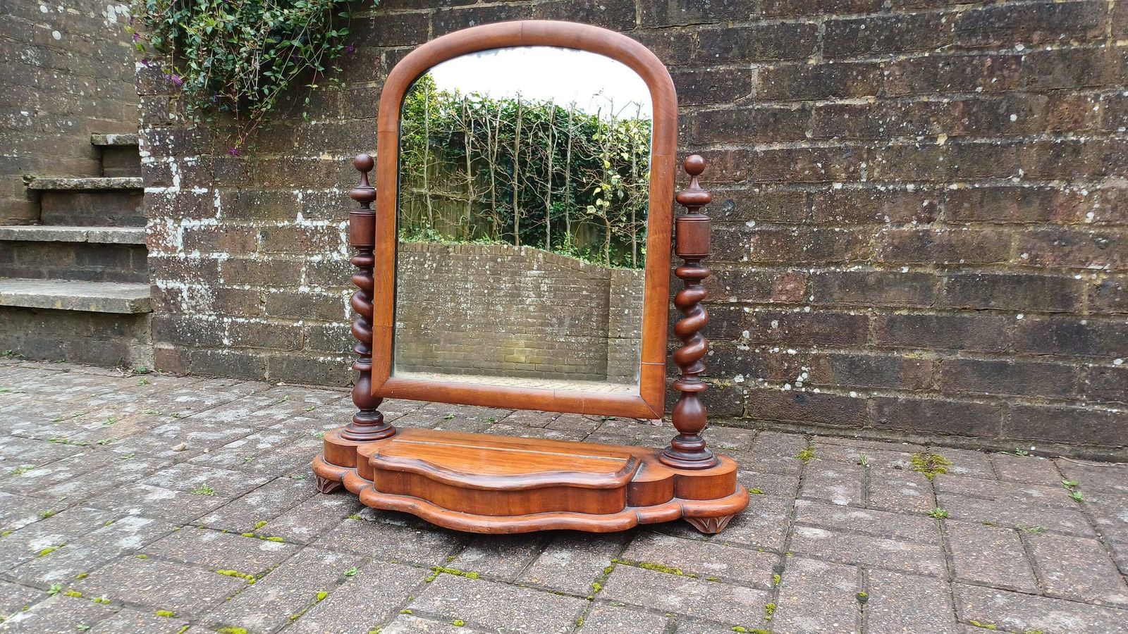 Huge Beautiful Classic Victorian Dressing Table Mirror With Trinket Compartment Barley Twist Supports. Free Hand Delivery. Adjustable Swing. photo furniture