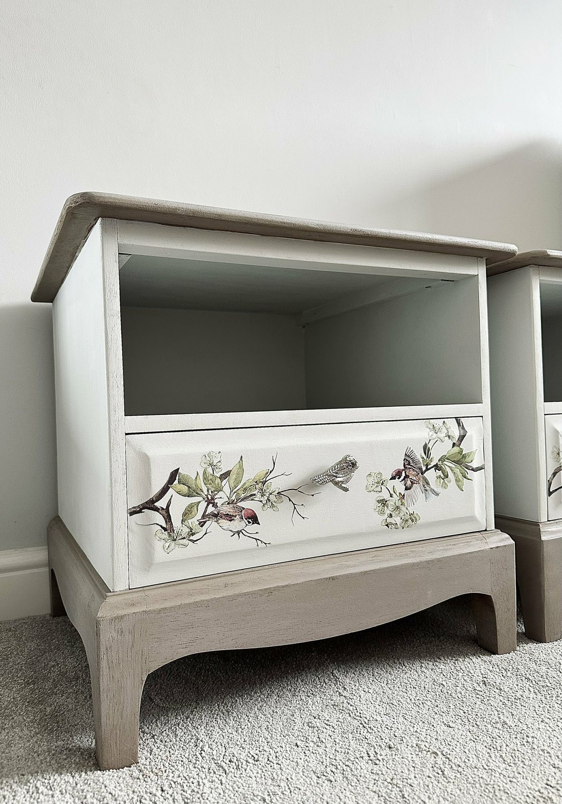 Set Of Bird Design Bedside Cabinets, Bedside Tables, Grey Cabinets, Hand Painted Drawers, Bedside Drawers, Stag Drawers, Upcycled photo vinterior