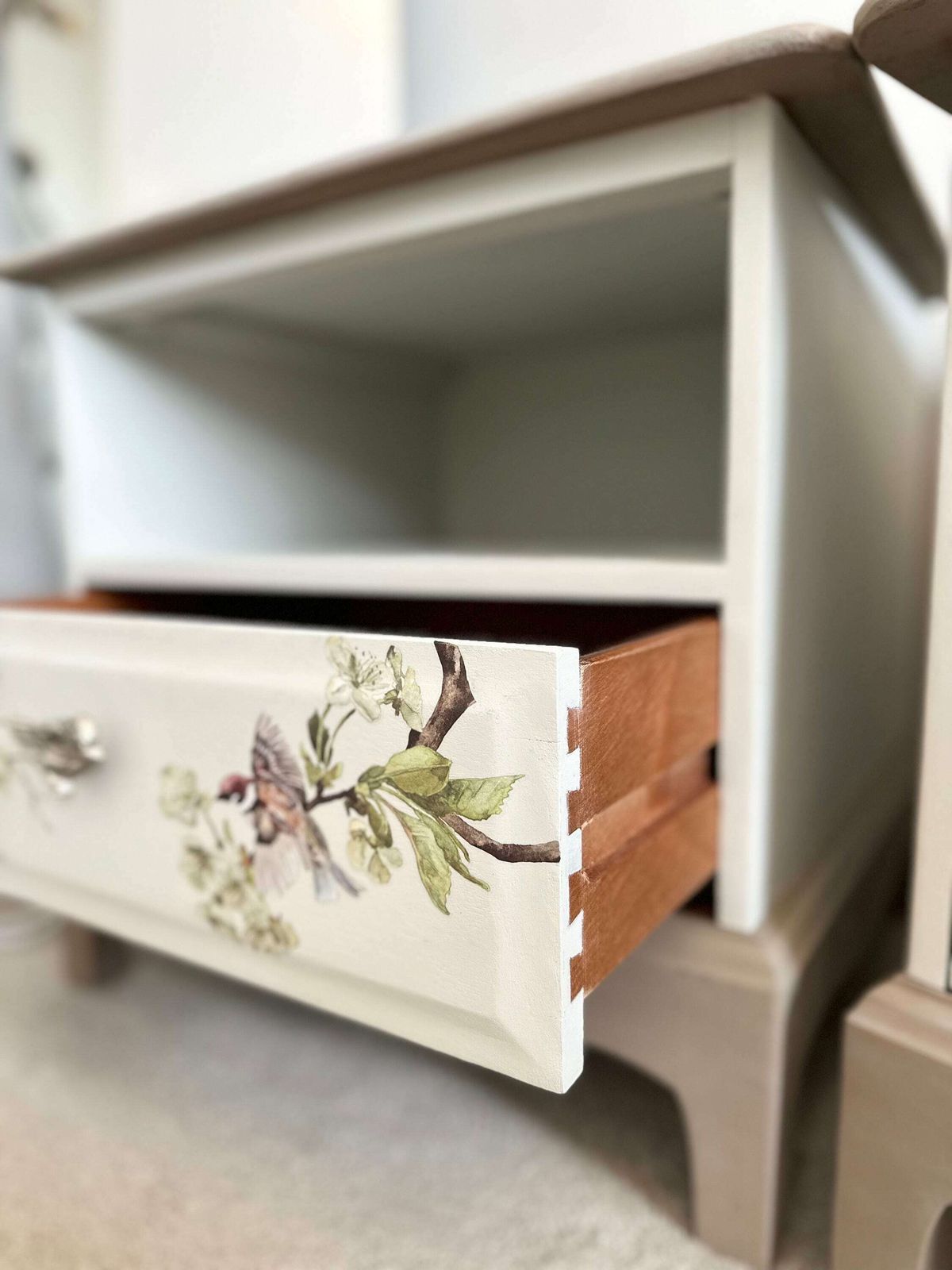 Set Of Bird Design Bedside Cabinets, Bedside Tables, Grey Cabinets, Hand Painted Drawers, Bedside Drawers, Stag Drawers, Upcycled photo vintage