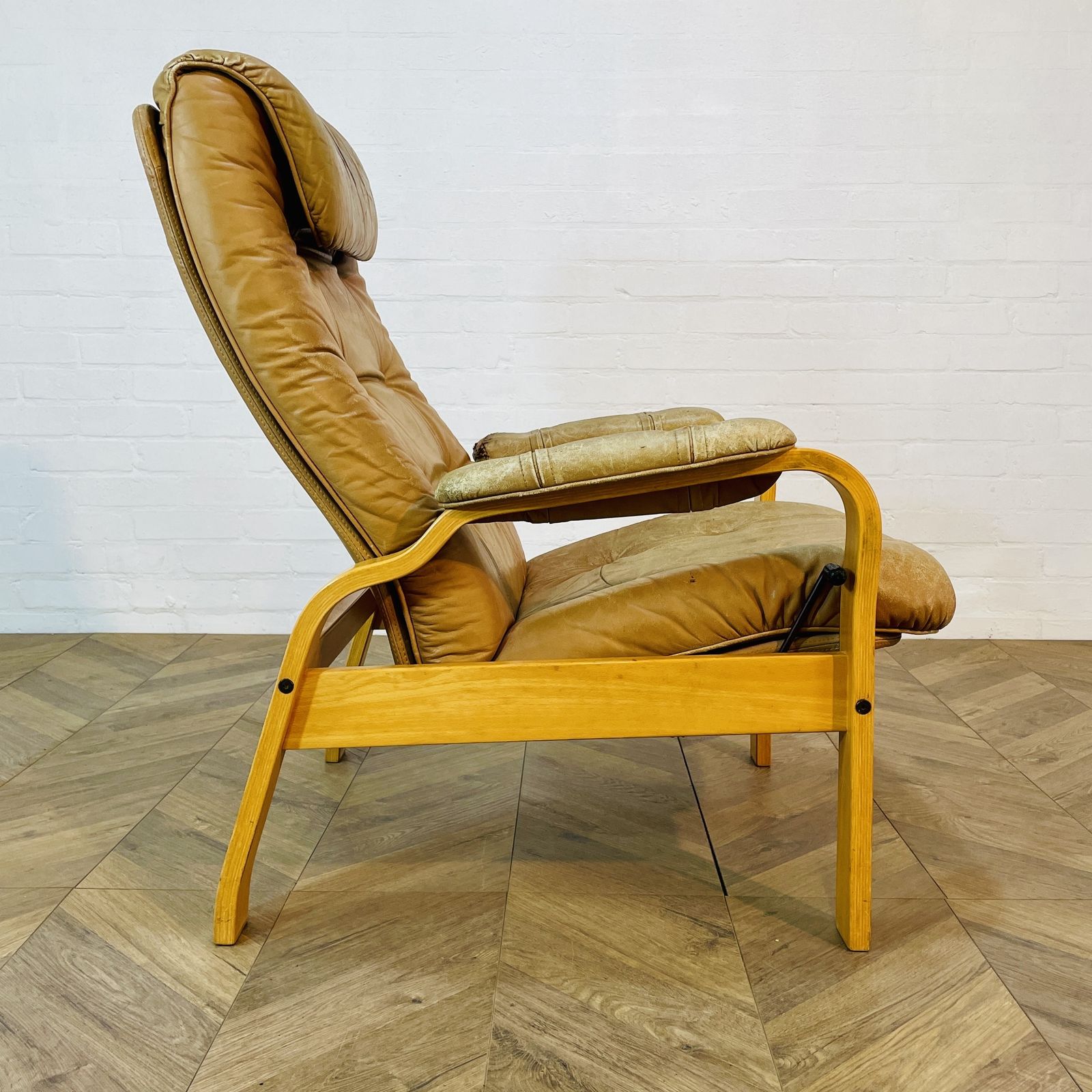 photo buy Mid Century Leather Lounge Armchair By Skoghaug Industries, 1970s