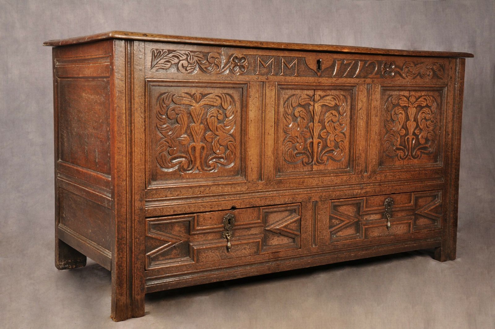 Queen Anne Oak Mule Kist, 18th Century And Earlier photo furniture