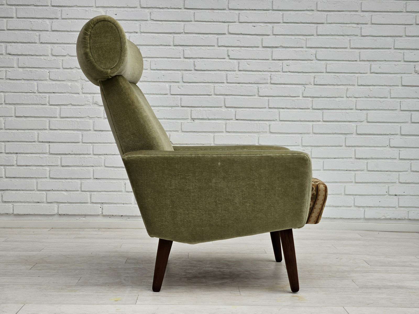 1970s, Danish Armchair, Original Condition, Furniture Velour, Woven Wool Fabric, Teakwood. photo vinterior