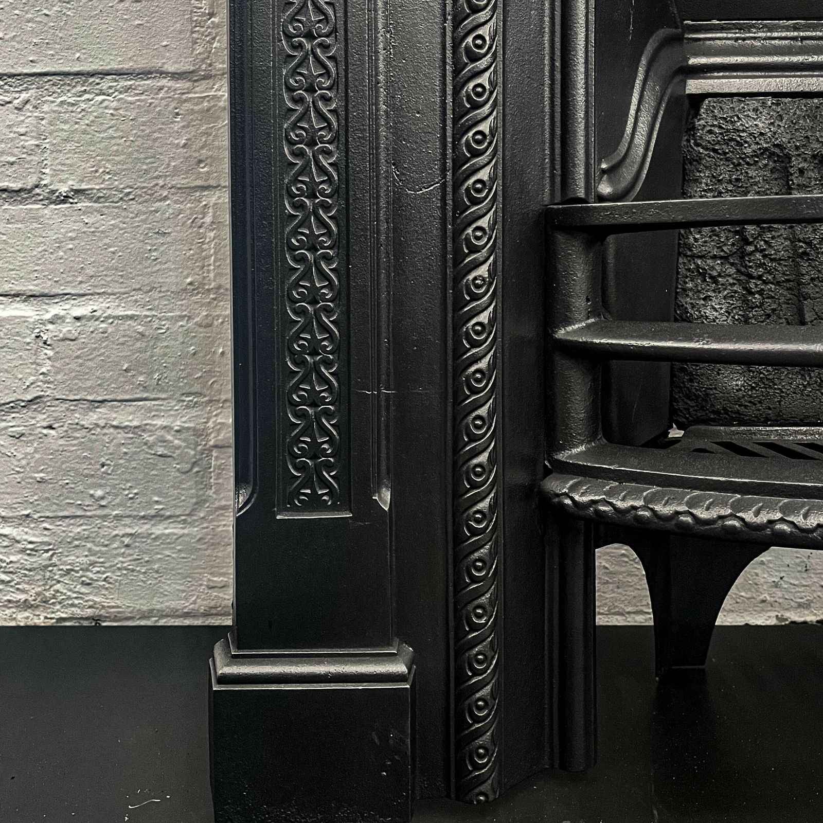 Antique Victorian Cast Iron Combination Fireplace photo vinterior