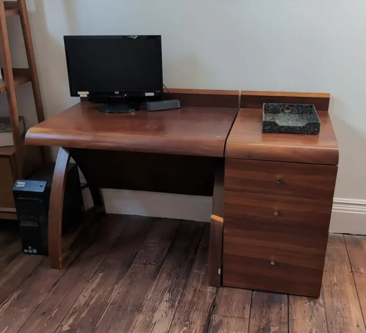 Jual Home Office Desk In Walnut. 90cm