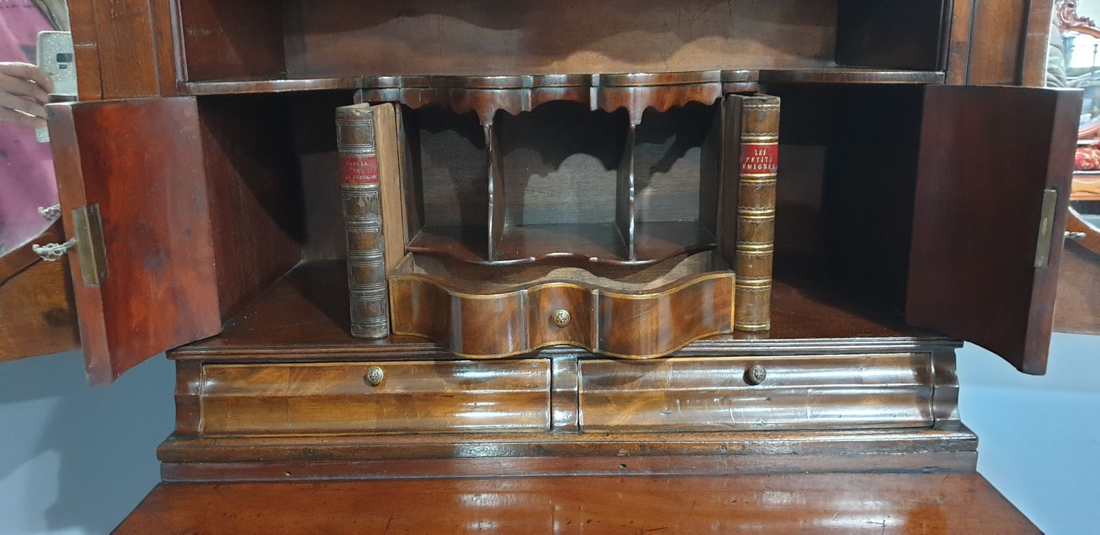 photo vintage Ladies Georgian Mahogany Desk By 'Gillows'