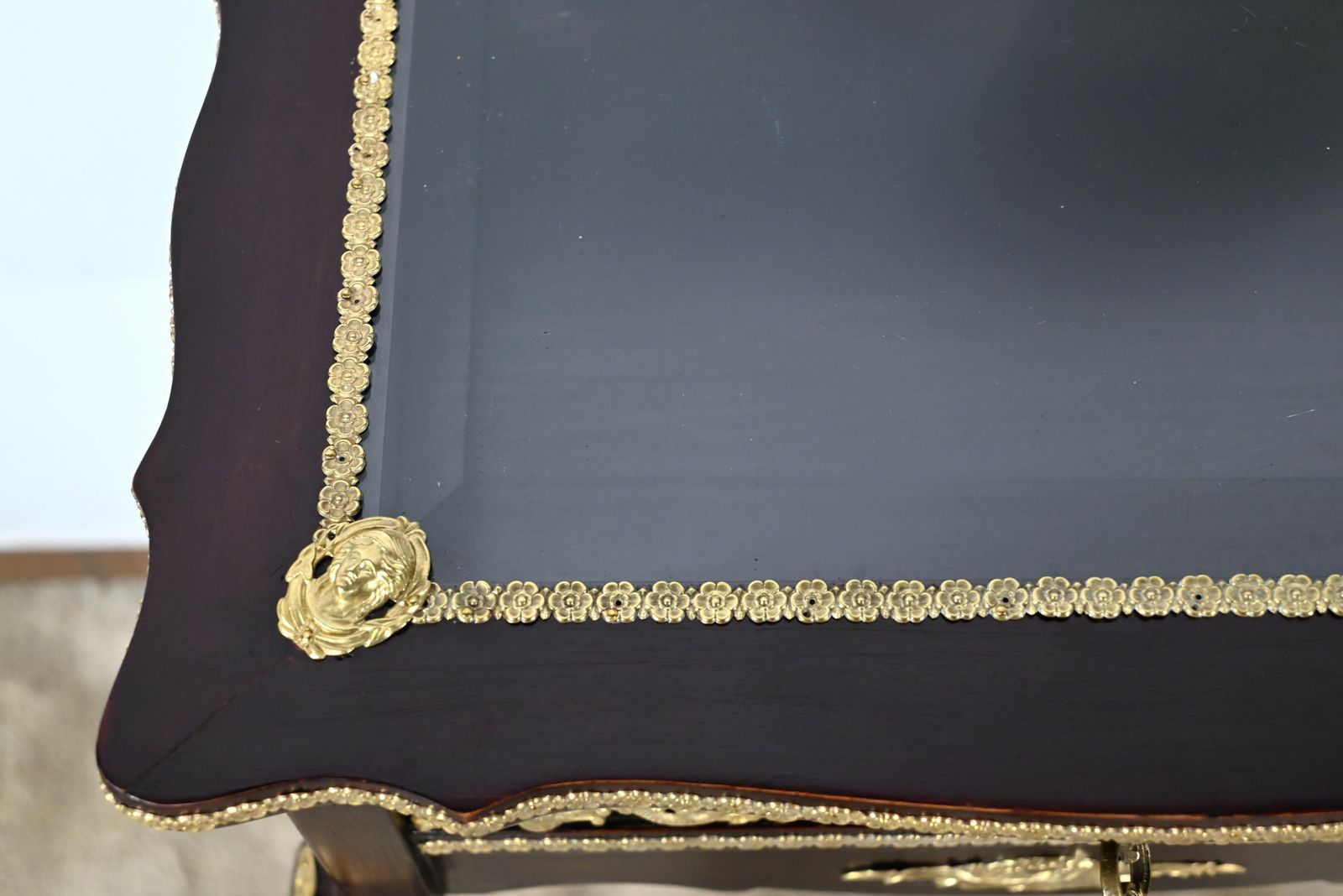 Middle Display Table In Stained Mahogany, Louis XV Style, Napoleon III Period – Mid 19th Century photo 1830.0