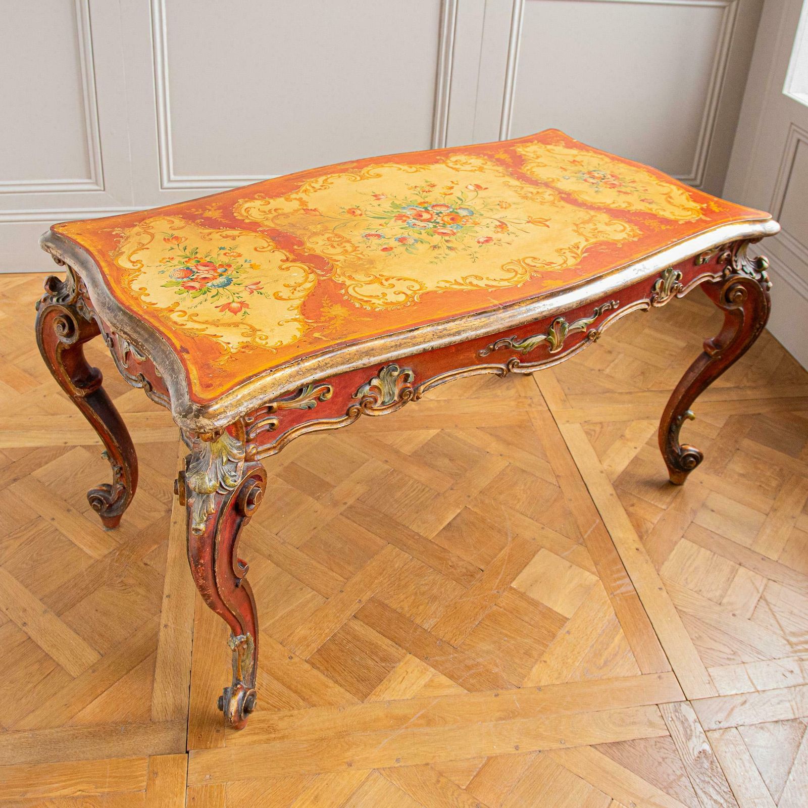 19th Century Italian Rococo Table Painted In The Venetian Style photo 3480.0