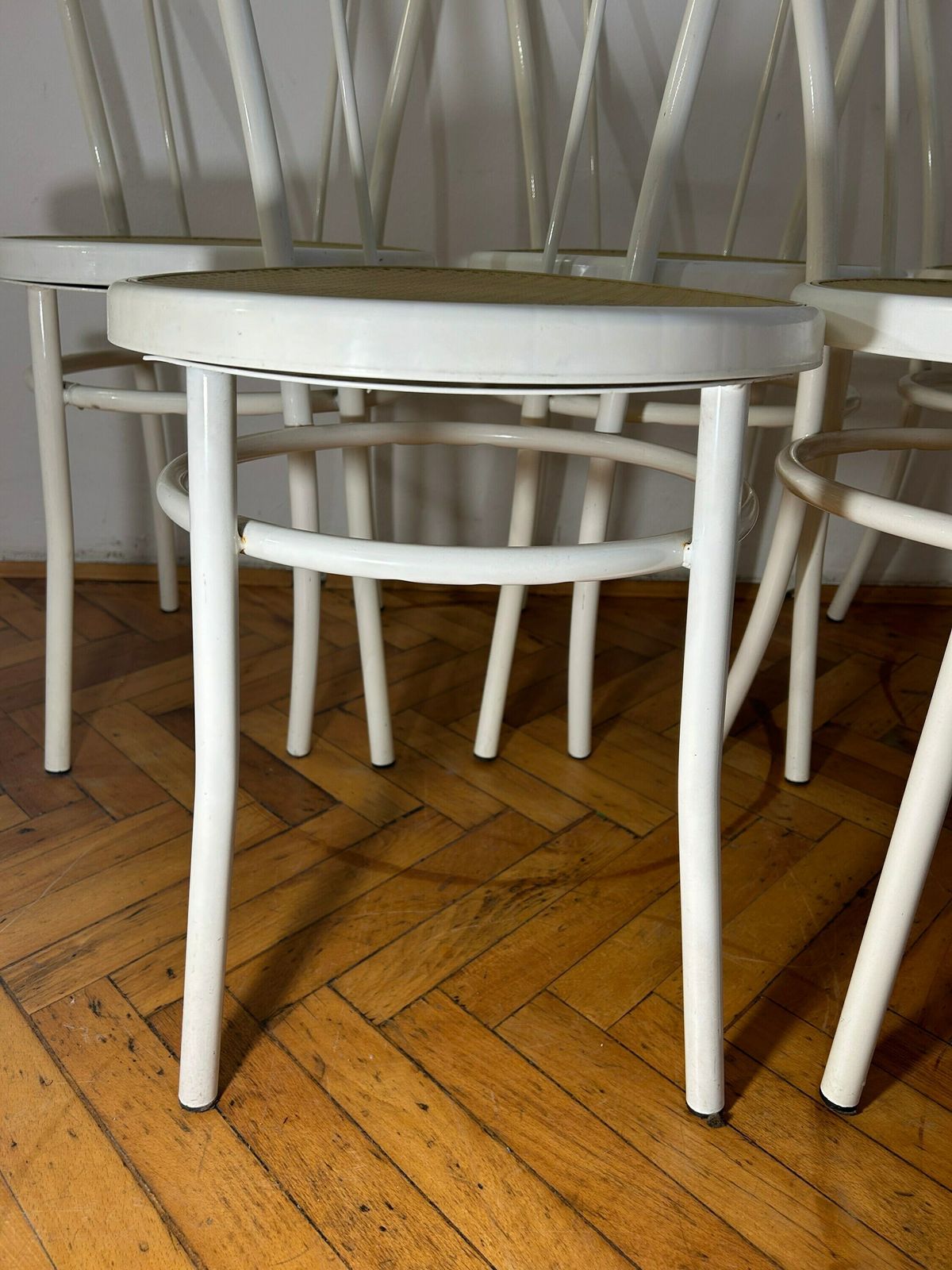 1 Of4 Retro White Metal Cafe Chairs Plastic Seat Cafe Set 1980s / Pop Art Thonet Style / 80s /Coffee Chairs/Bistro Chair photo for sale