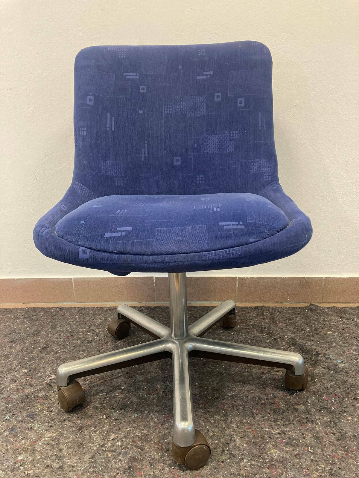 Mid Century Desk Chair / Blue Office Chair With Wheels / 70s 80s Yugoslavia / Swivel Easy Chair / Retro Office photo vinterior