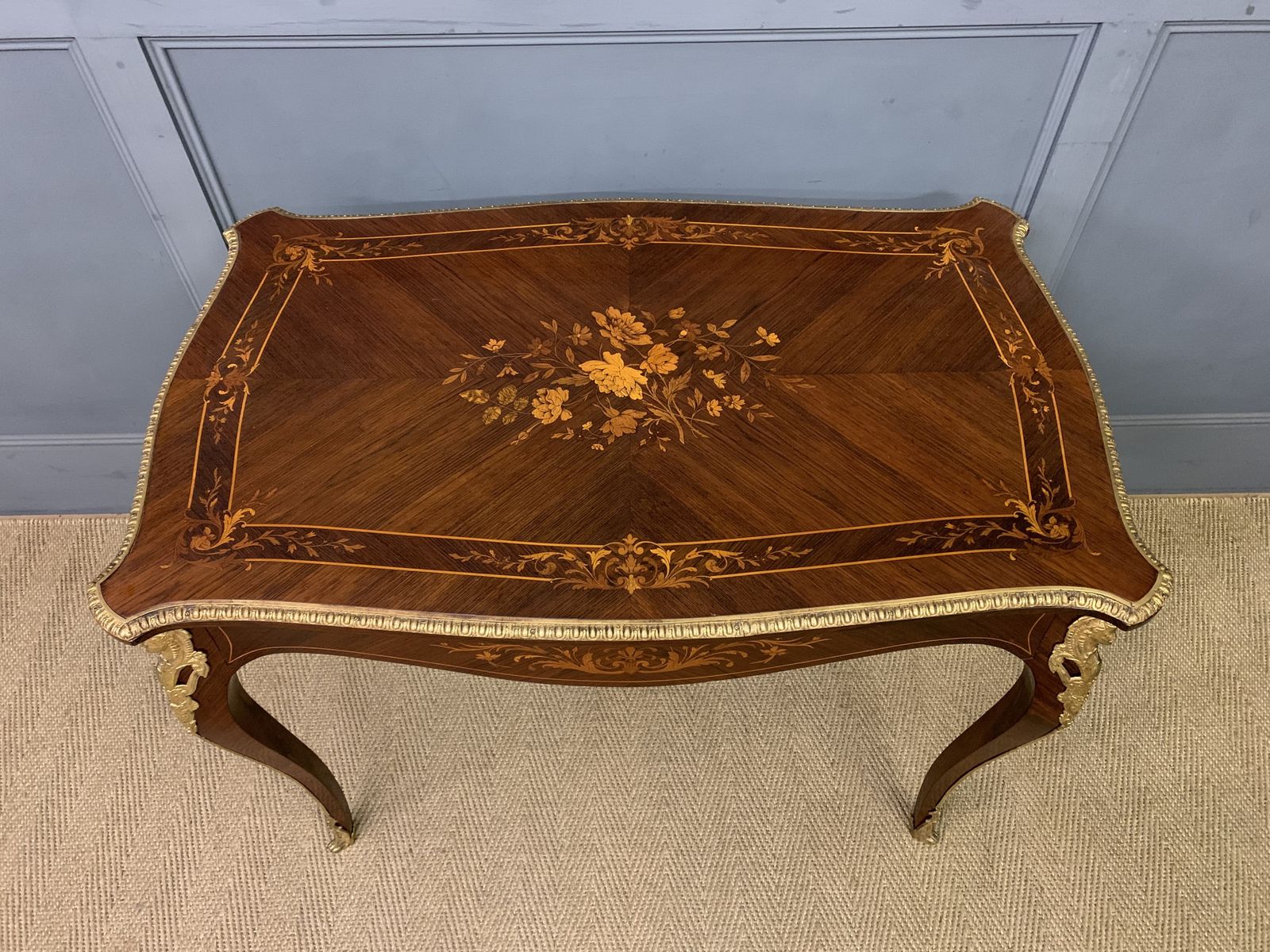 Inlaid Kingwood Floral Marquetry Table photo vinterior