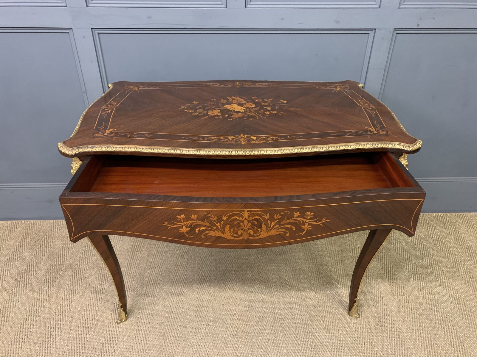 1950.0 Inlaid Kingwood Floral Marquetry Table photo